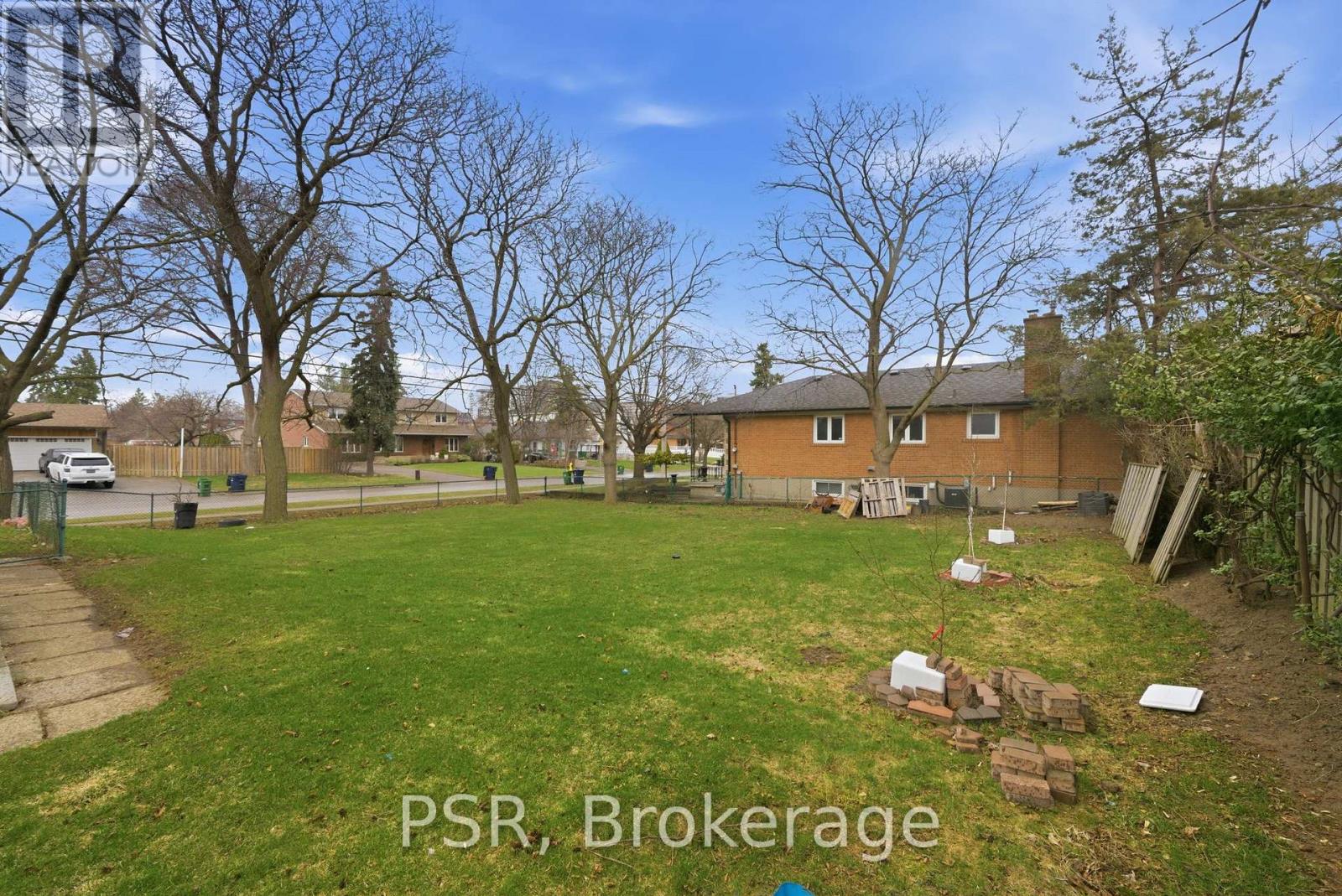 1 - 27 Kigsview (Lower) Boulevard, Toronto, Ontario  M9R 1T5 - Photo 21 - W12987290