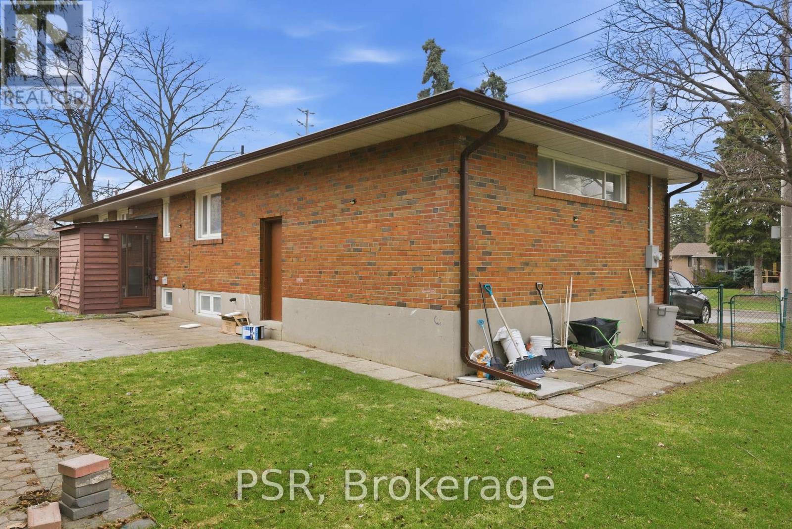 1 - 27 Kigsview (Lower) Boulevard, Toronto, Ontario  M9R 1T5 - Photo 22 - W12987290