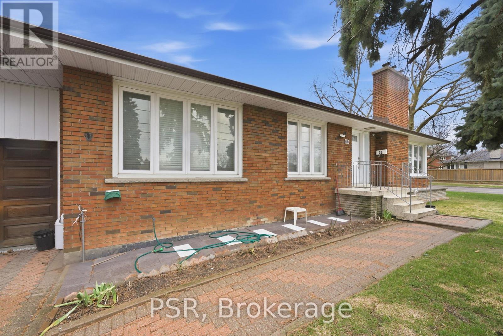 1 - 27 Kigsview (Lower) Boulevard, Toronto, Ontario  M9R 1T5 - Photo 3 - W12987290