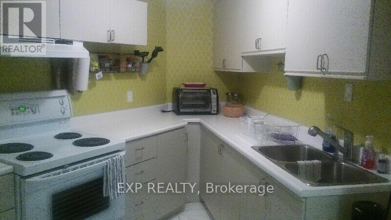 Bsmt Room-L - 31 Matterdale Avenue, Brampton, Ontario  L6Y 4J6 - Photo 2 - W12987296