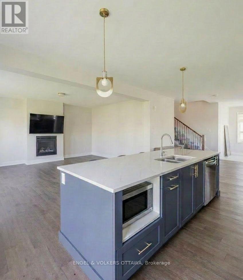 660 Terrier Circle S, Ottawa, Ontario  K0A 2Z0 - Photo 3 - X12936442