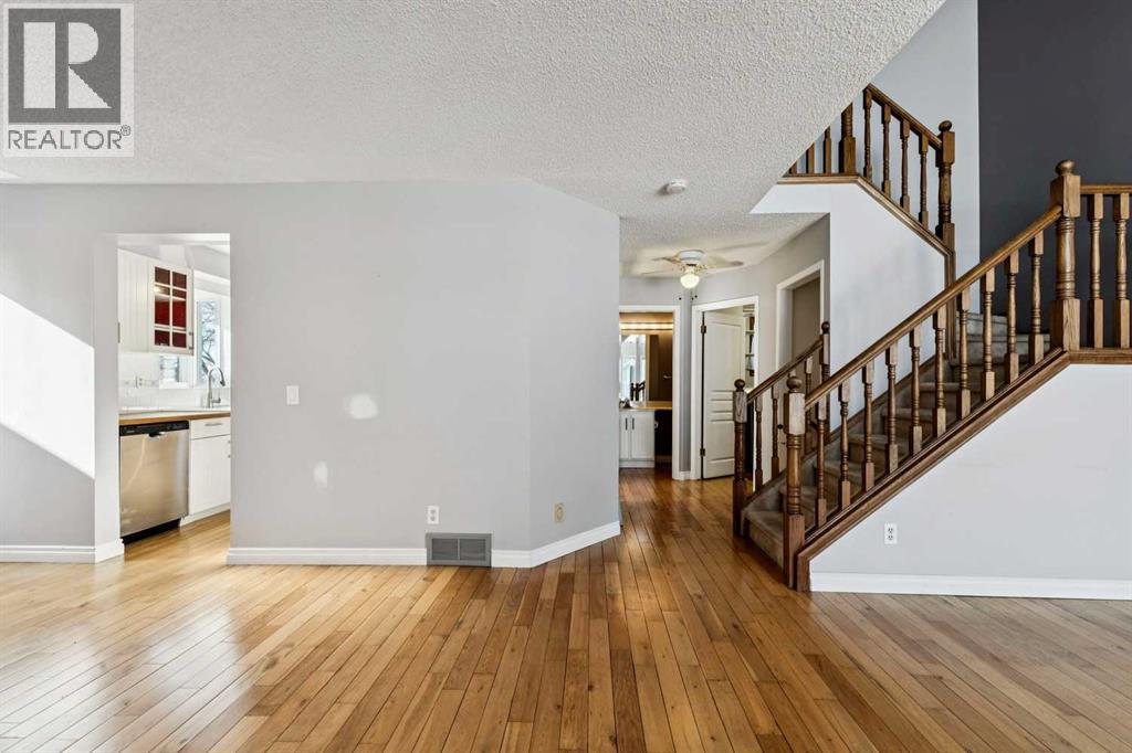 136 Scenic Acres Drive Nw, Calgary, Alberta  T3L 1C7 - Photo 6 - A2288911