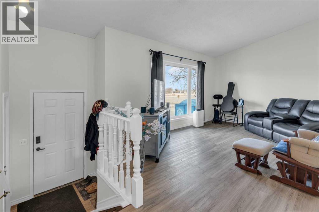 23 Beaver Place, Beiseker, Alberta  T0M 0G0 - Photo 2 - A2300496