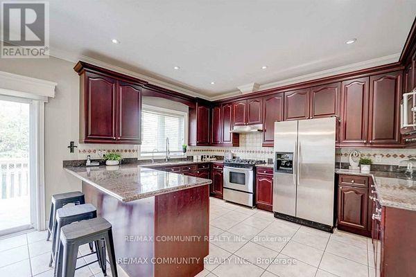 Main - 136 Prohill Street, Pickering, Ontario  L1V 7G8 - Photo 4 - E12986604