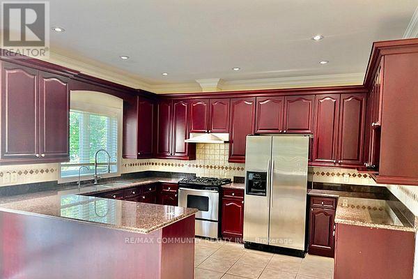 Main - 136 Prohill Street, Pickering, Ontario  L1V 7G8 - Photo 5 - E12986604