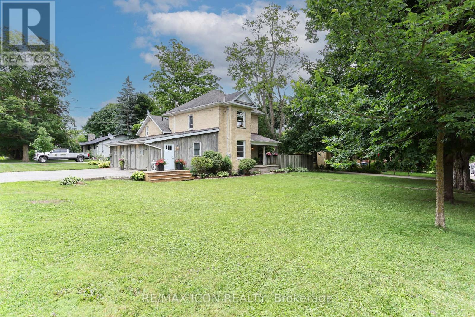 280 Fergus Street N, Wellington North, Ontario  N0G 2L2 - Photo 2 - X12987276