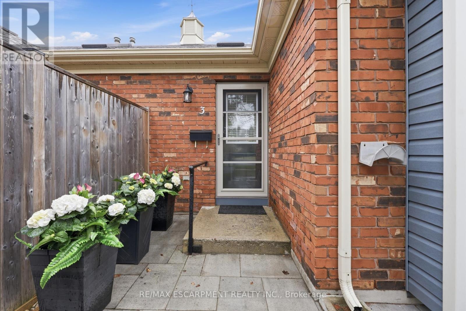 175 Fiddlers Green Road, Hamilton, Ontario  L9G 4X7 - Photo 3 - X12987302