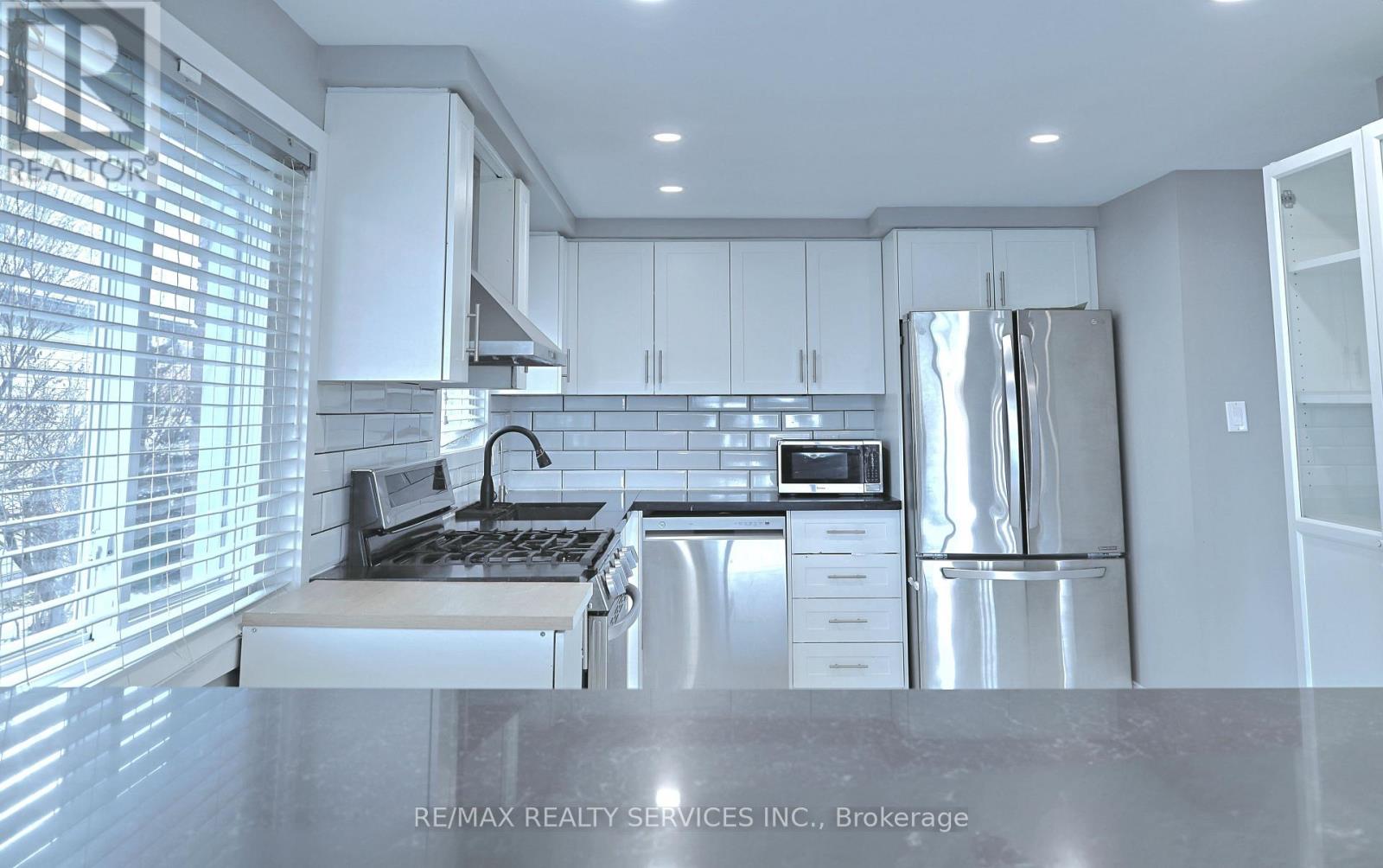 662 Elgin Street N, Cambridge, Ontario N1R 7W5 - Photo 24 - X12987304