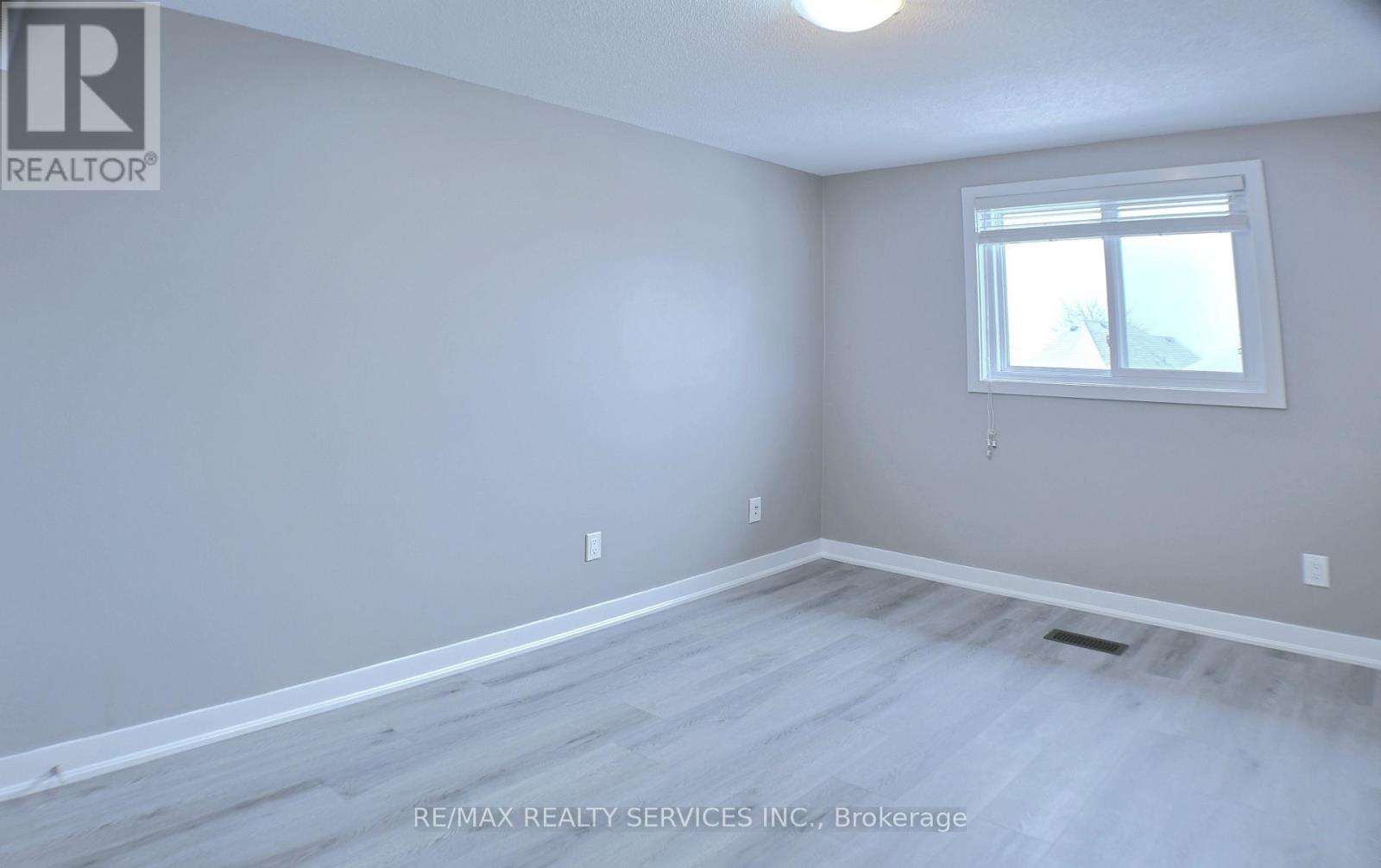 662 Elgin Street N, Cambridge, Ontario N1R 7W5 - Photo 36 - X12987304