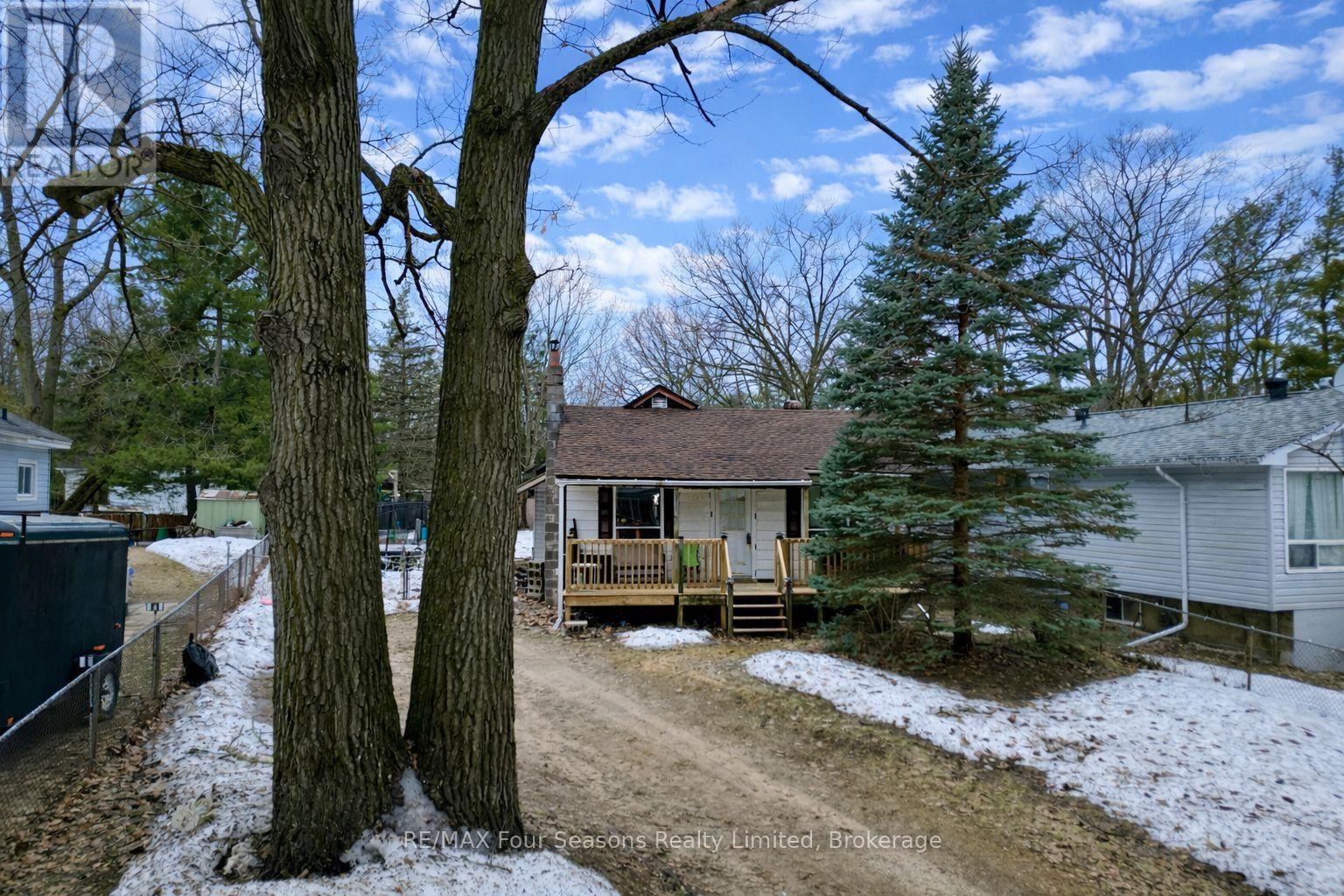 196 Melrose Avenue, Wasaga Beach, Ontario  L9Z 2T1 - Photo 2 - S12956794