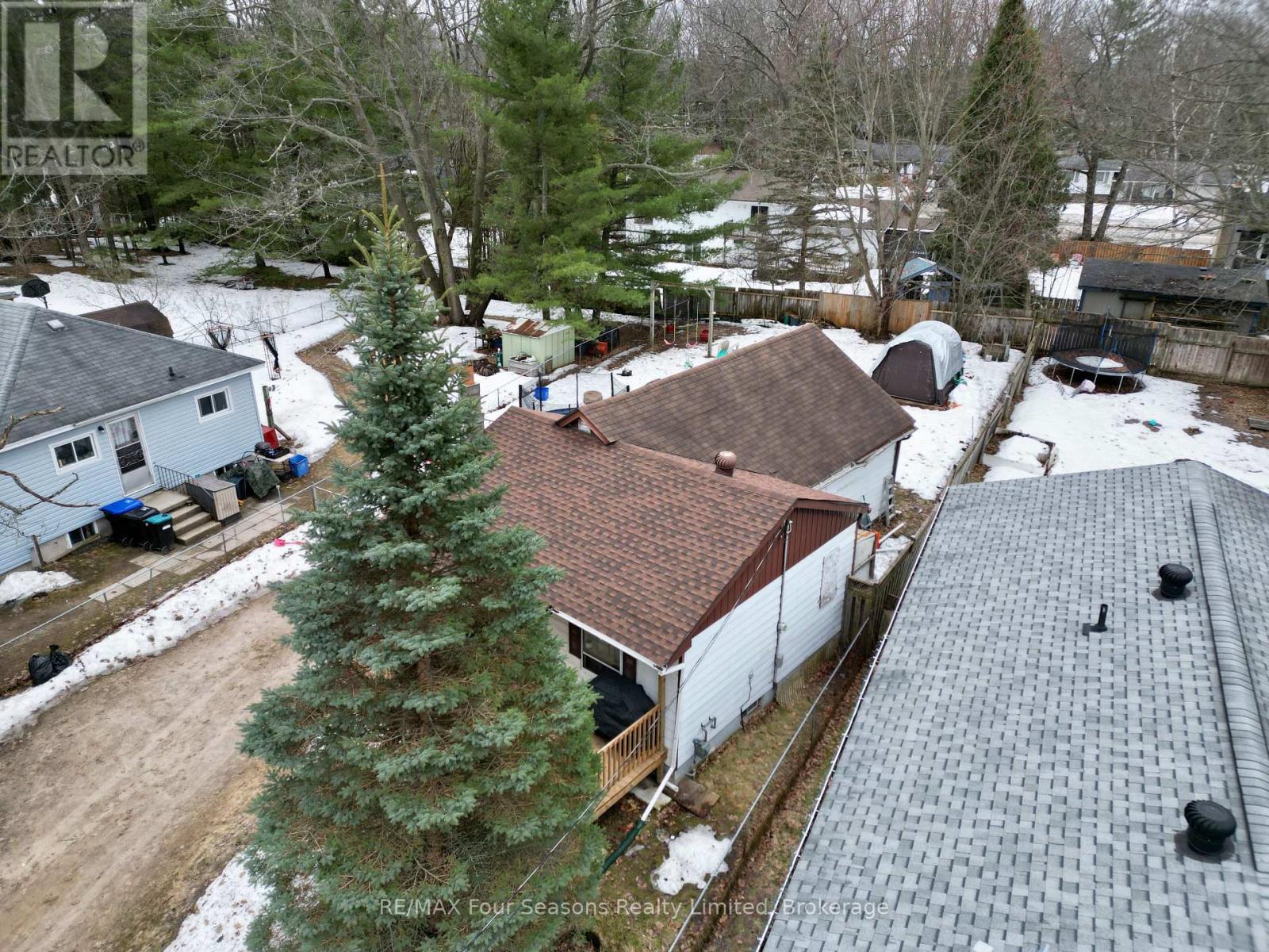 196 Melrose Avenue, Wasaga Beach, Ontario  L9Z 2T1 - Photo 5 - S12956794