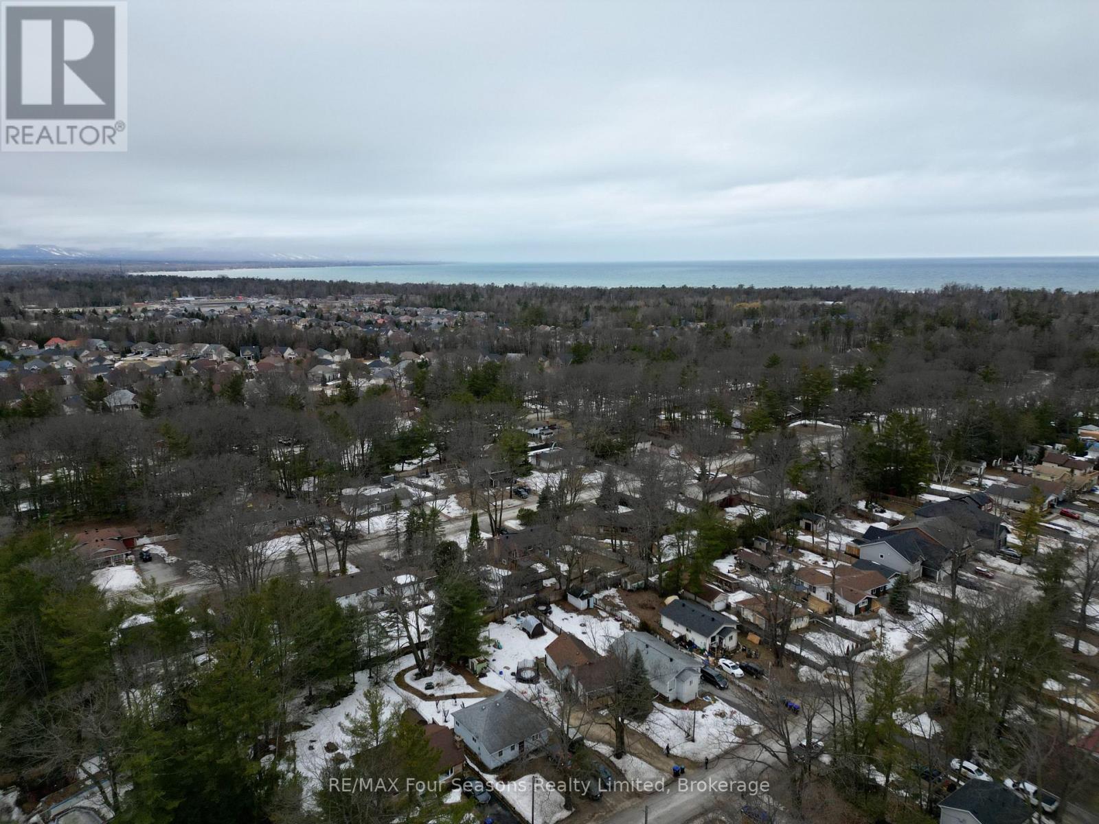 196 Melrose Avenue, Wasaga Beach, Ontario  L9Z 2T1 - Photo 33 - S12956794