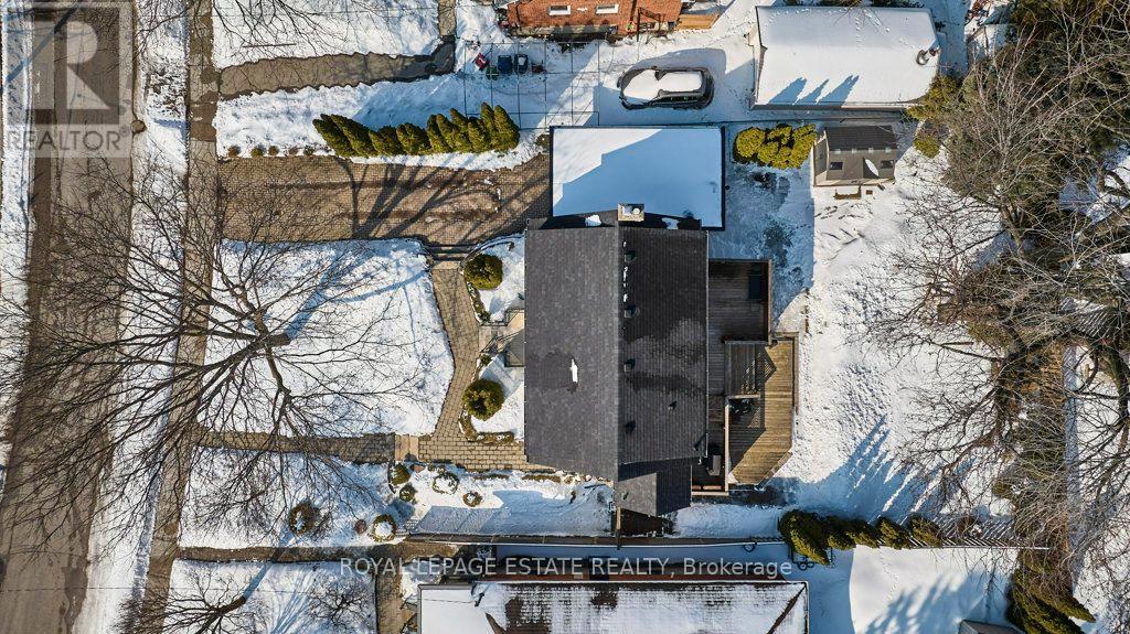 15 Squires Avenue, Toronto, Ontario M4B 2R2 - Photo 36 - E12940550