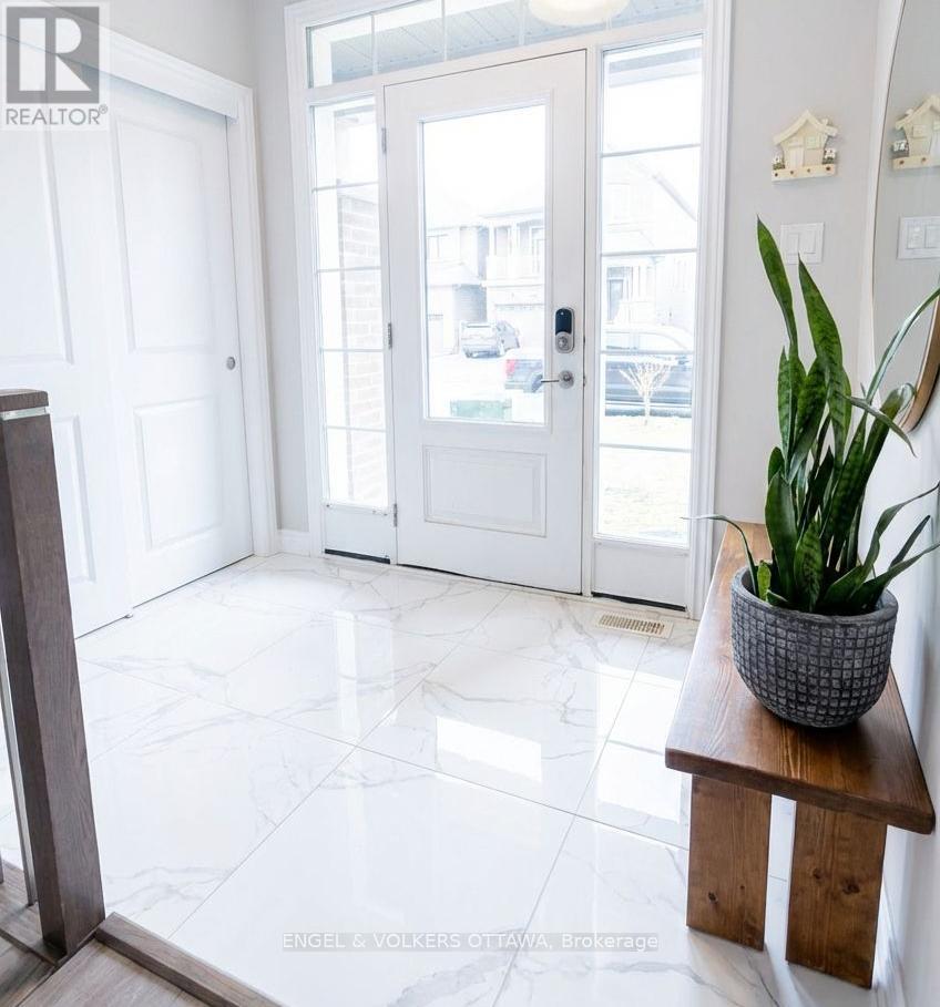 19 Allan Place, Ottawa, Ontario  K2S 2A9 - Photo 2 - X12980438