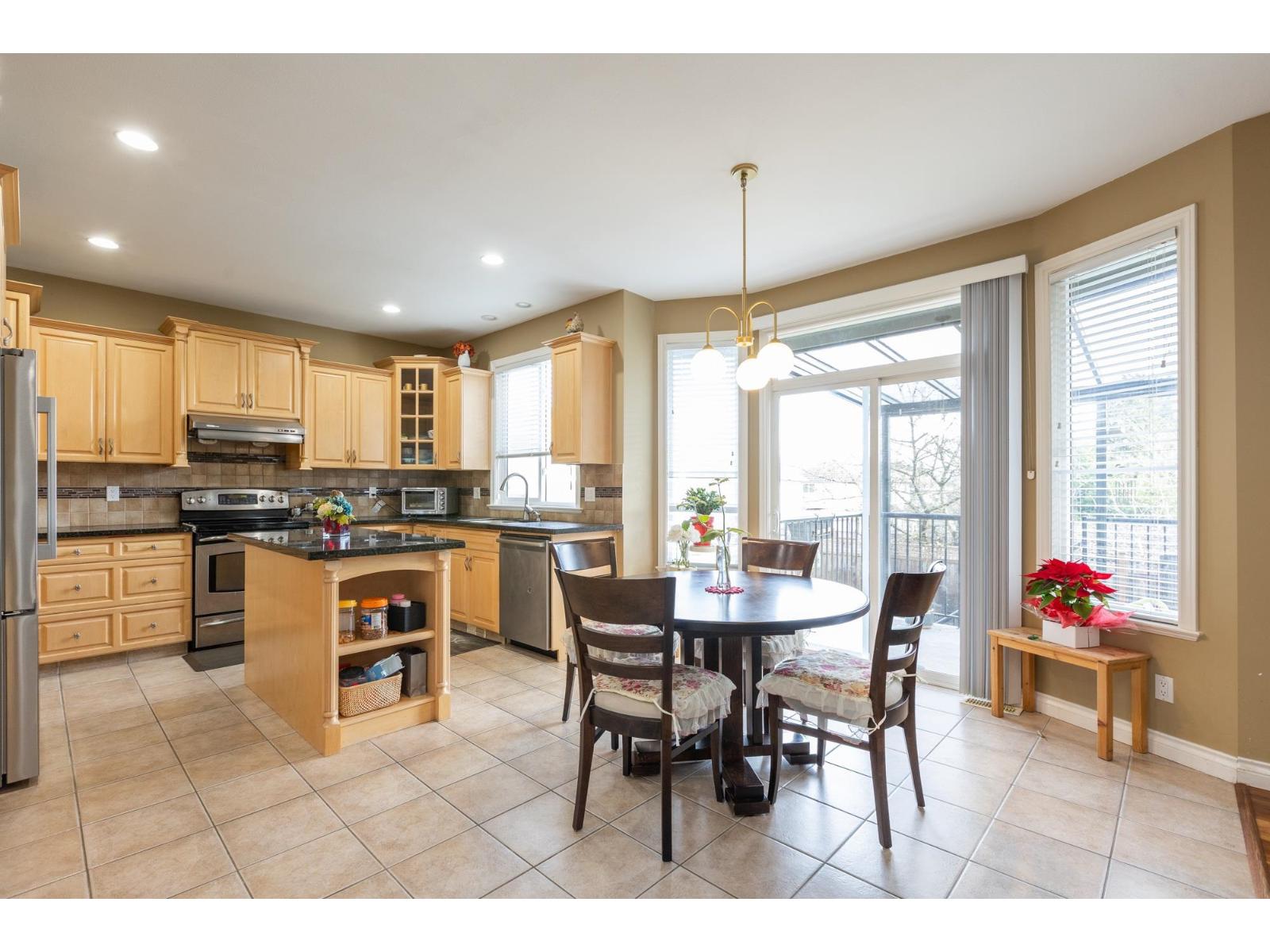 8370 168a Street, Surrey, British Columbia  V4N 4T8 - Photo 4 - R3110040