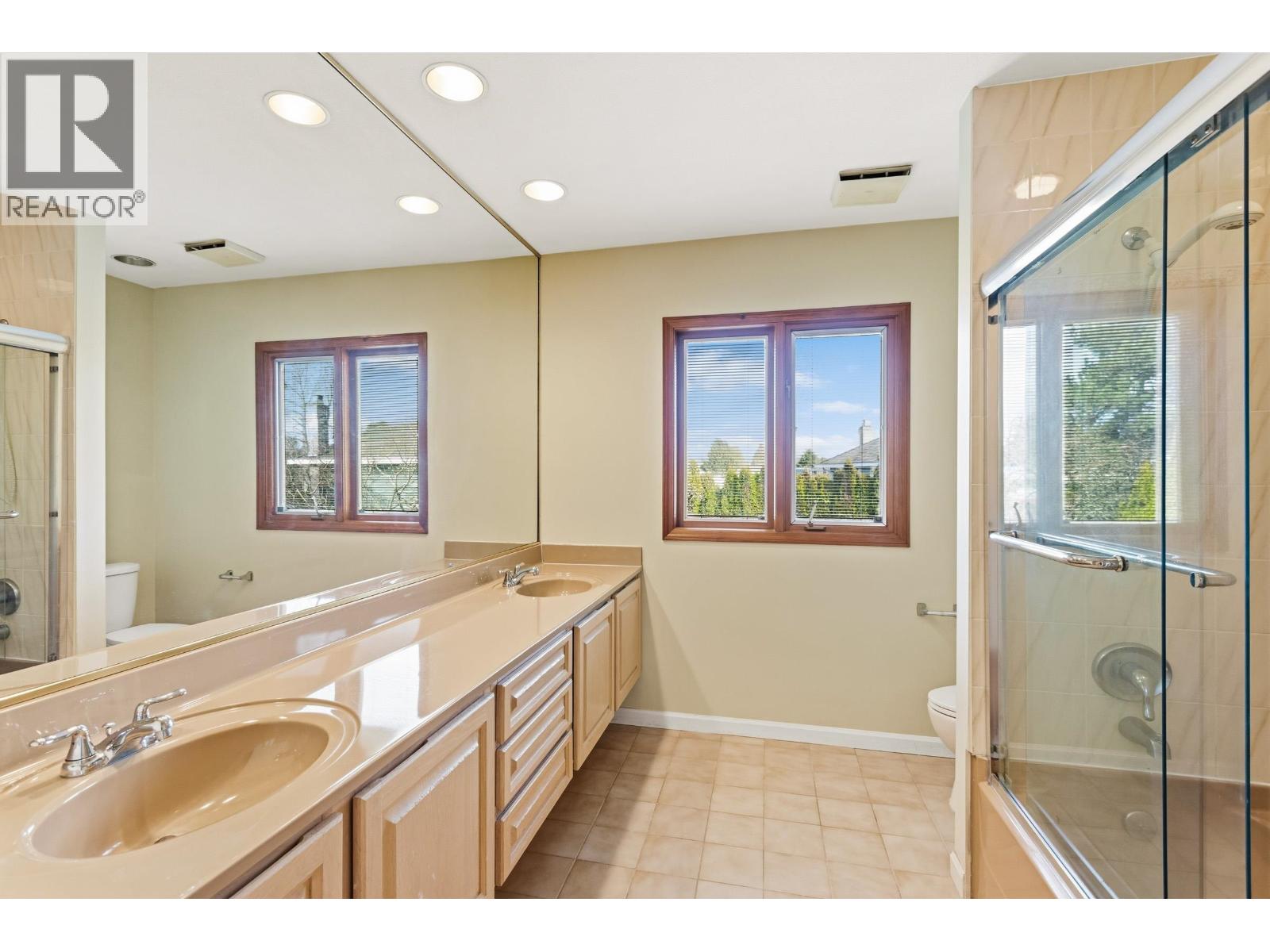 8480 Sunnywood Drive, Richmond, British Columbia  V6Y 3G5 - Photo 30 - R3091418