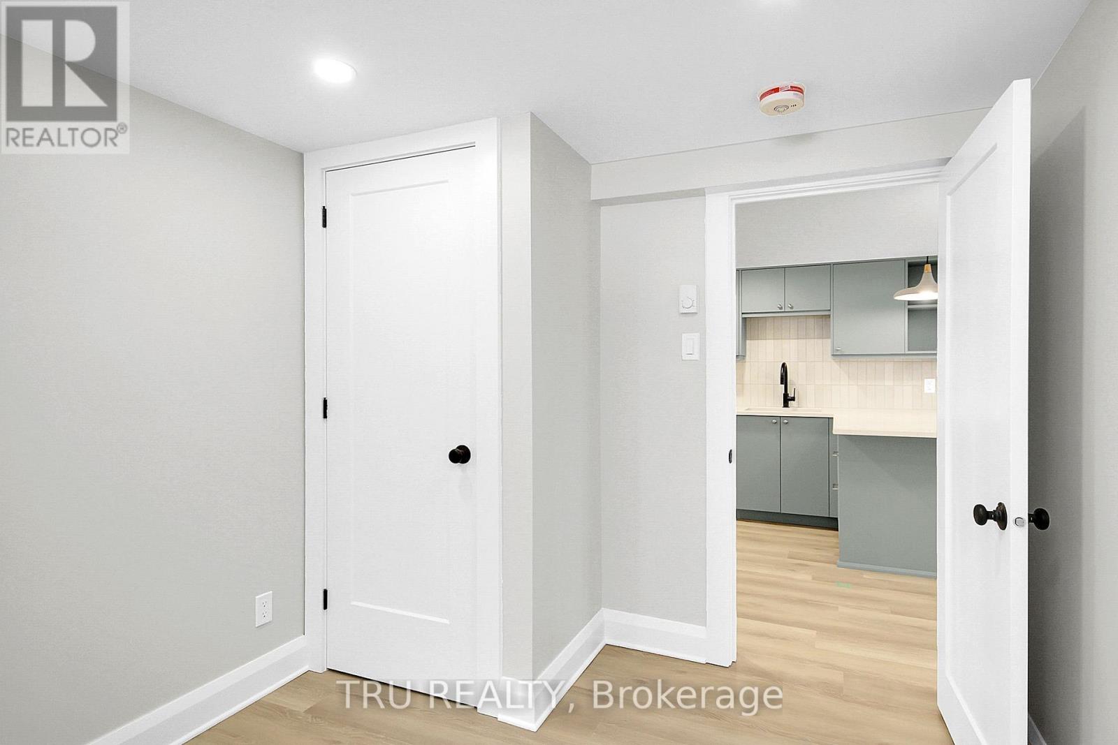 B - 2643 Don Street, Ottawa, Ontario  K2B 6Y2 - Photo 3 - X12987308