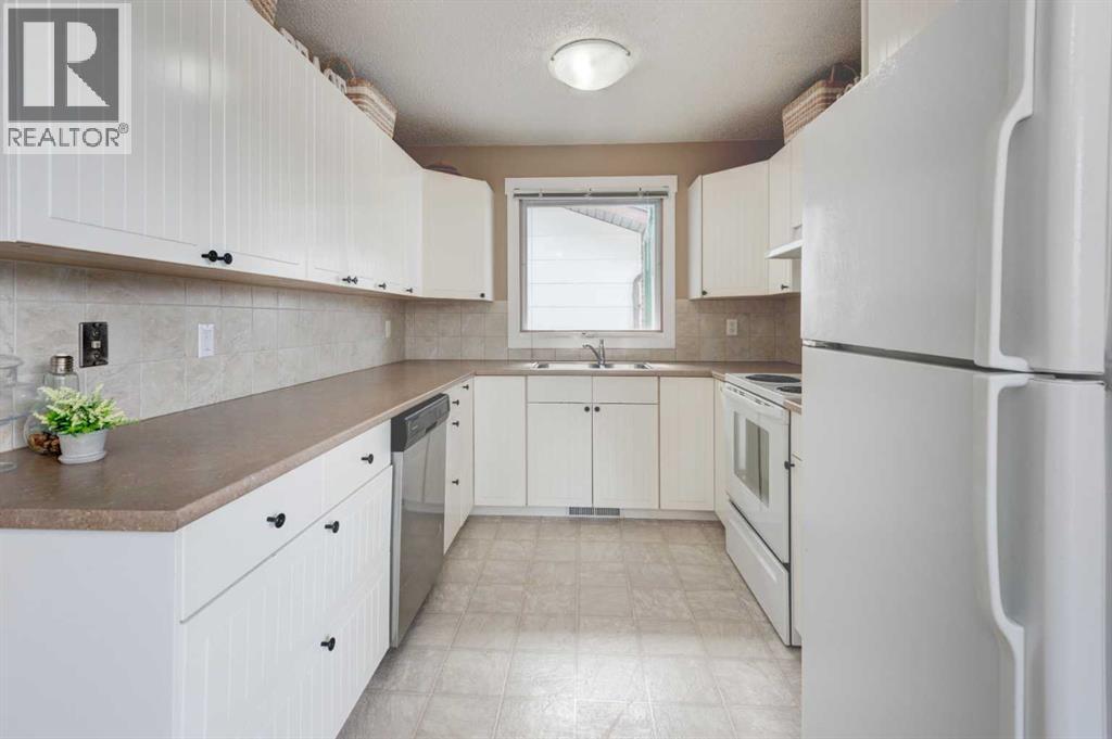 88 Sunhurst Road SE, Calgary, Alberta  T2X 1V8 - Photo 7 - A2294582