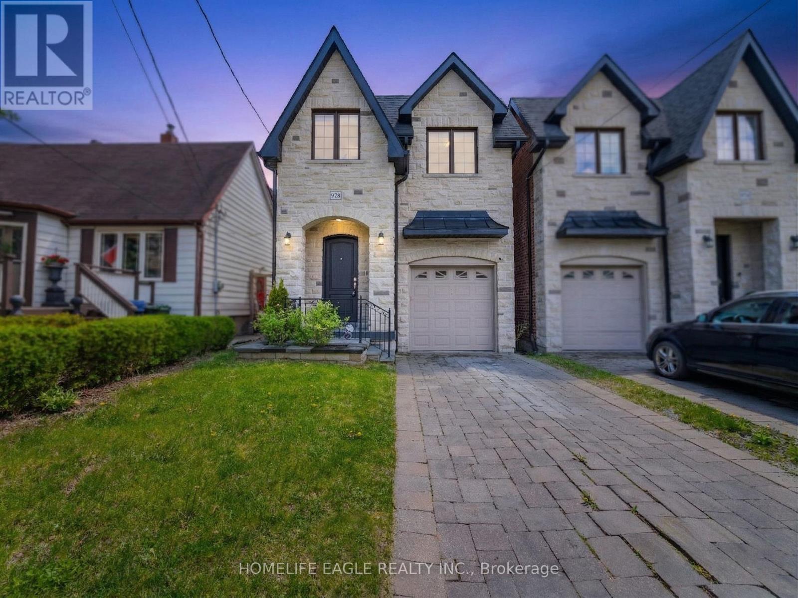 97B CRAIGLEE DRIVE, Toronto, Ontario