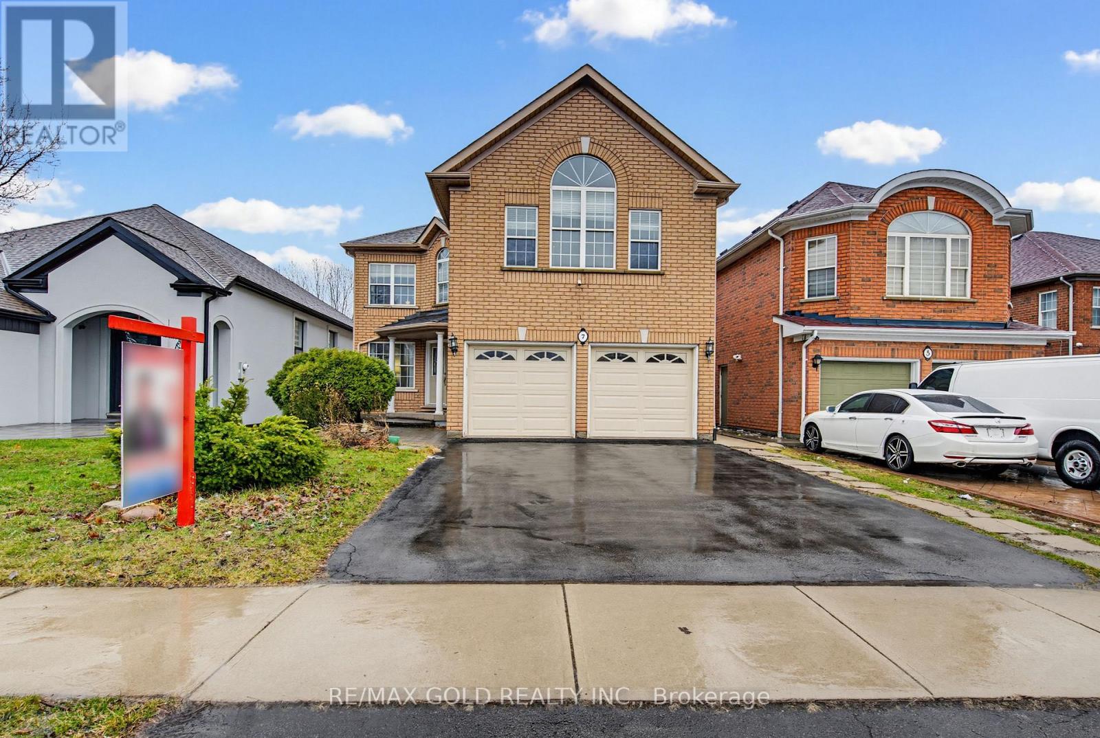 7 SHEEPBERRY TERRACE, Brampton, Ontario