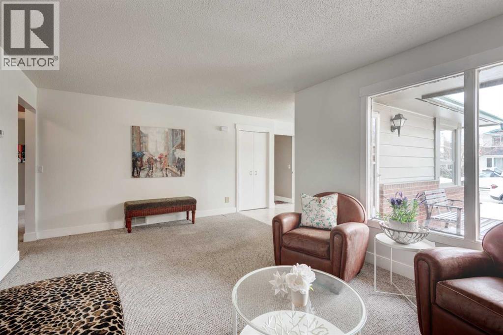 88 Sunhurst Road SE, Calgary, Alberta  T2X 1V8 - Photo 2 - A2294582