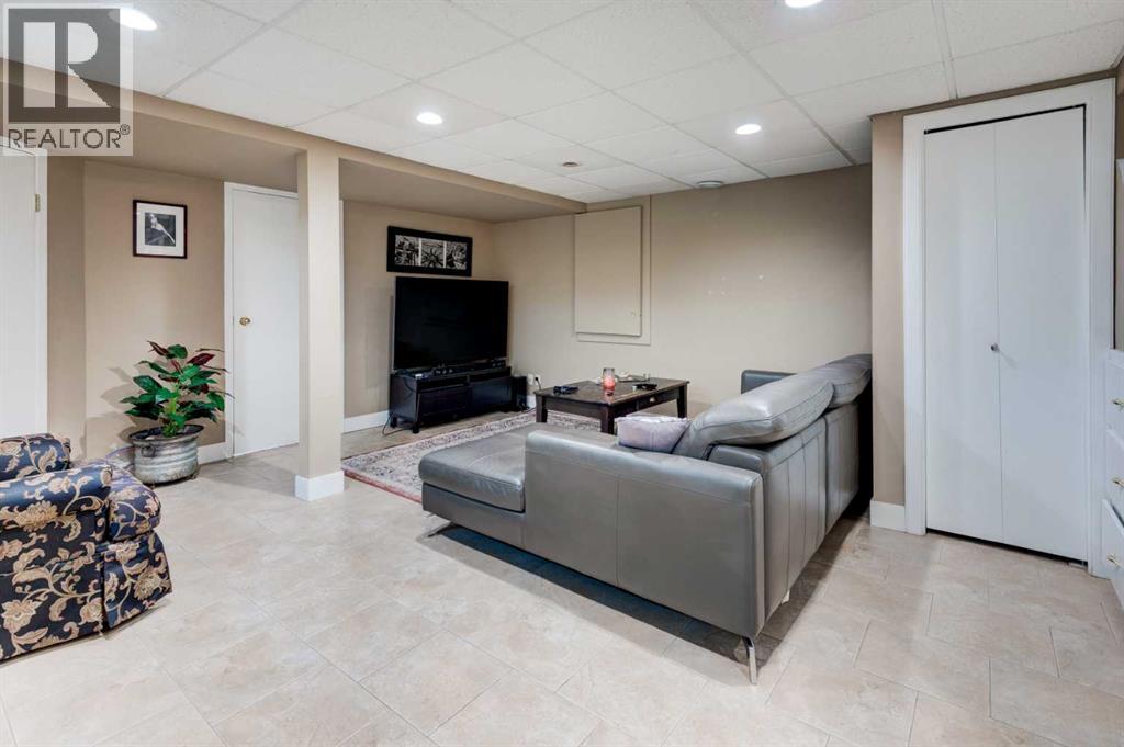 88 Sunhurst Road SE, Calgary, Alberta  T2X 1V8 - Photo 17 - A2294582