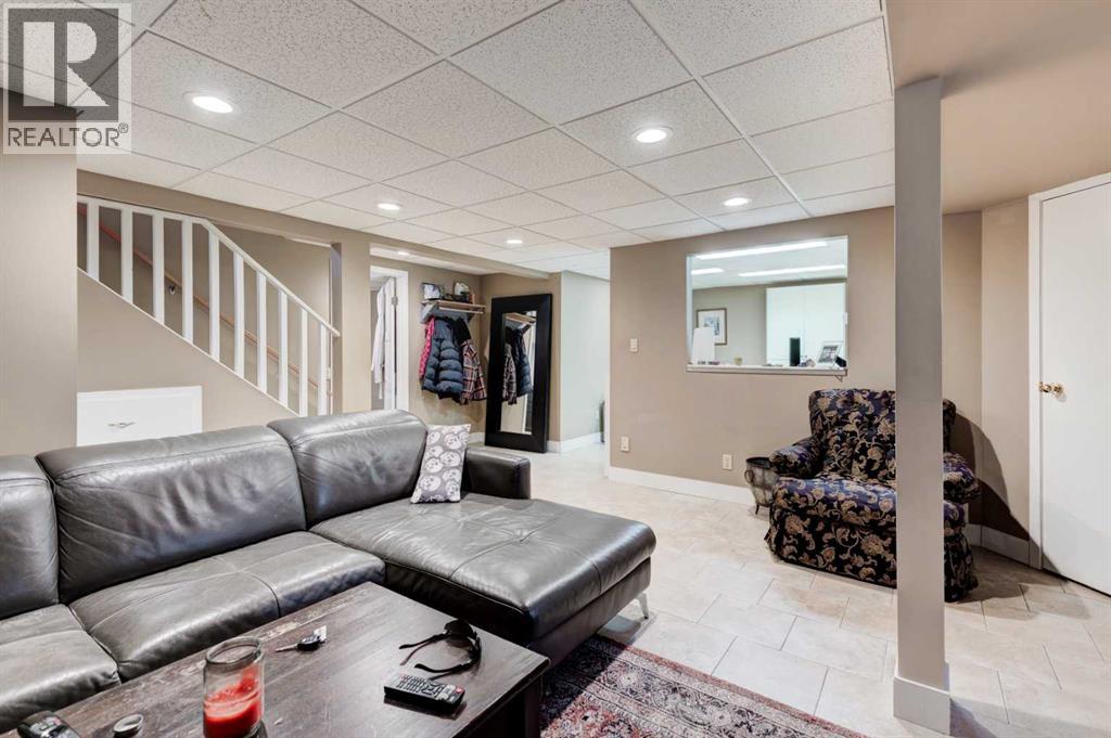 88 Sunhurst Road SE, Calgary, Alberta  T2X 1V8 - Photo 18 - A2294582