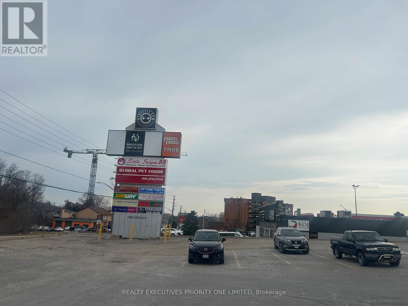 180 HOLLAND STREET W, Bradford West Gwillimbury, Ontario