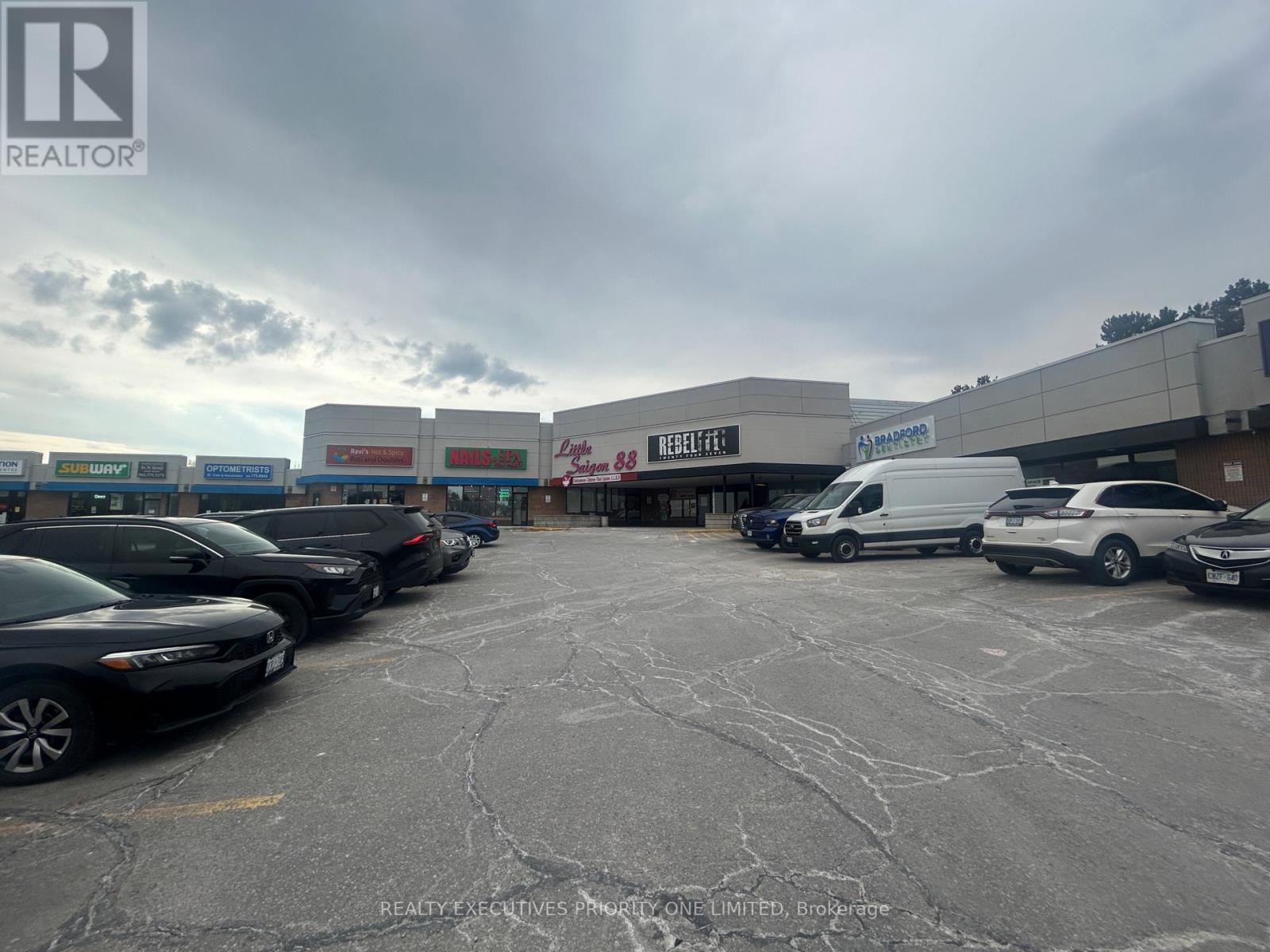 180 Holland Street W, Bradford West Gwillimbury, Ontario  L3Z 1R8 - Photo 3 - N12987336