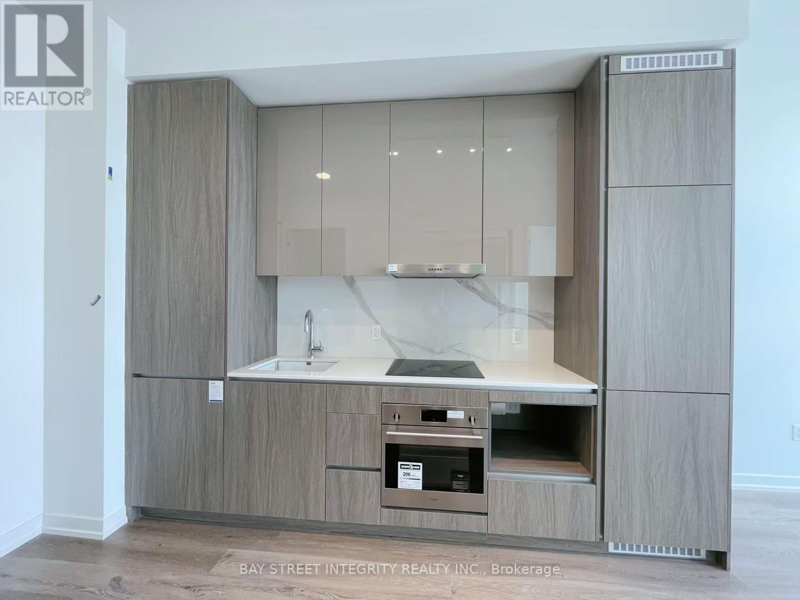 1911 - 28 Interchange Way, Vaughan, Ontario  L4K 0P8 - Photo 2 - N12987372