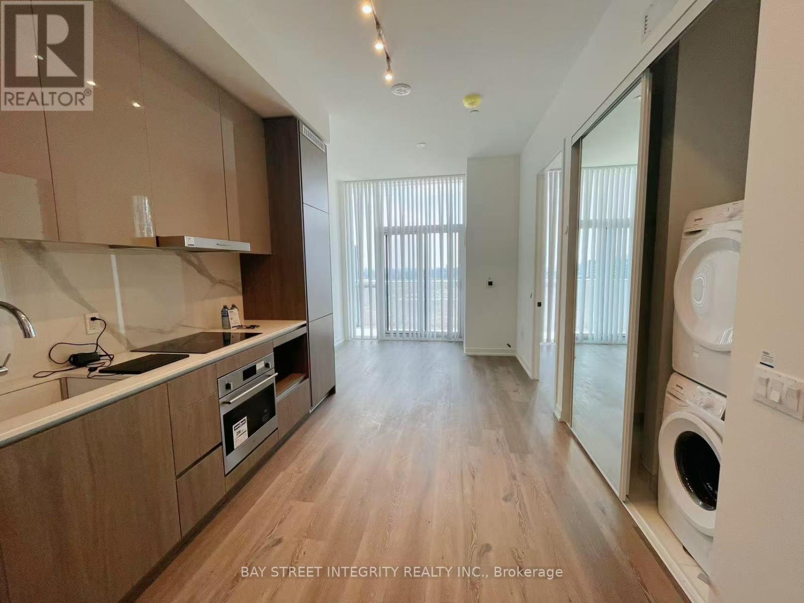 1911 - 28 Interchange Way, Vaughan, Ontario  L4K 0P8 - Photo 3 - N12987372