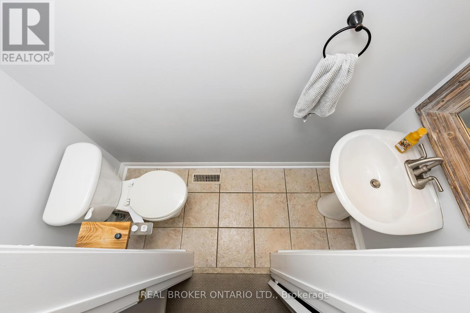 42 - 42 Palomino Trail, Halton Hills, Ontario  L7G 6E9 - Photo 7 - W12987312