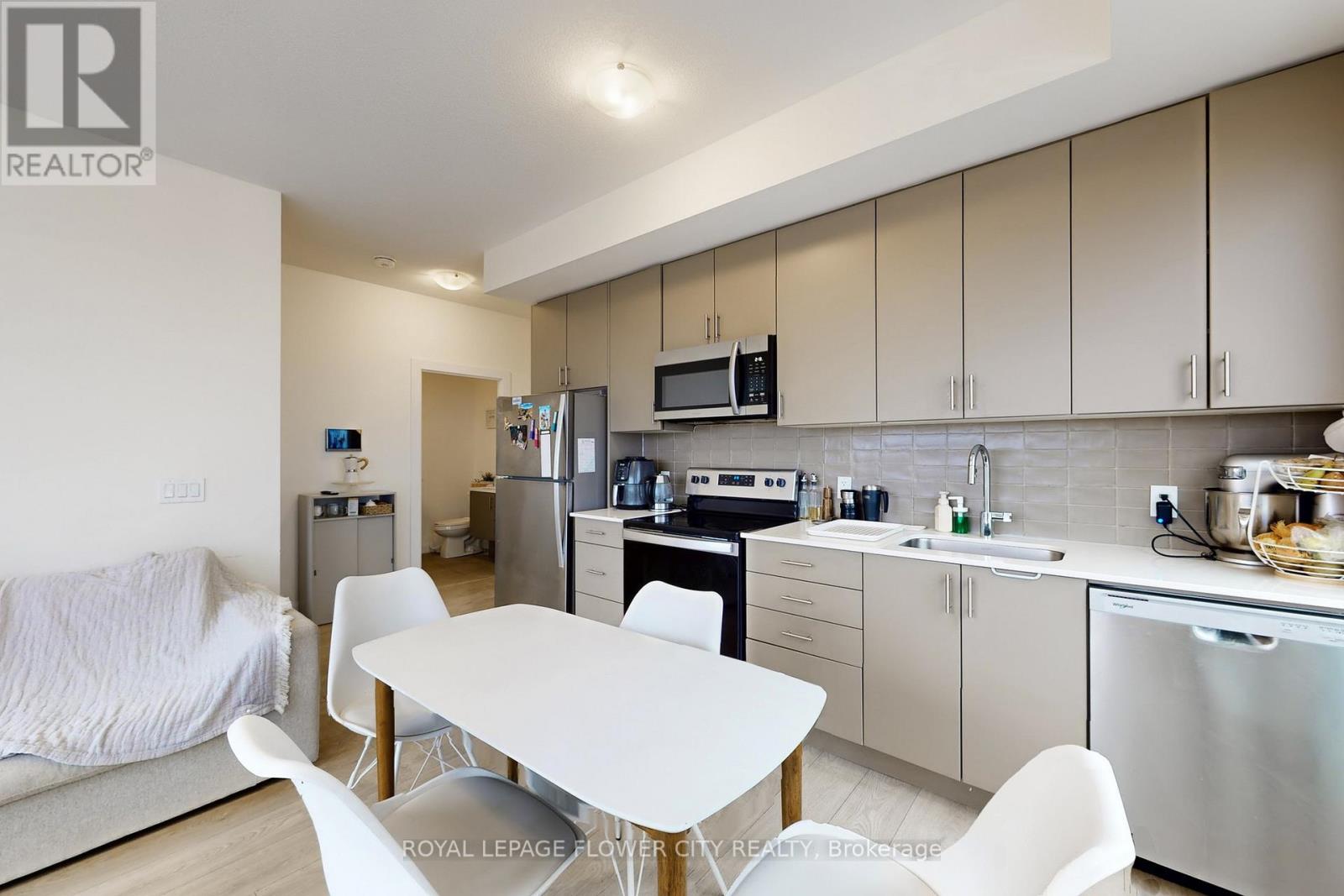 307 - 3220 William Coltson Avenue, Oakville, Ontario  L6H 7X9 - Photo 14 - W12987330