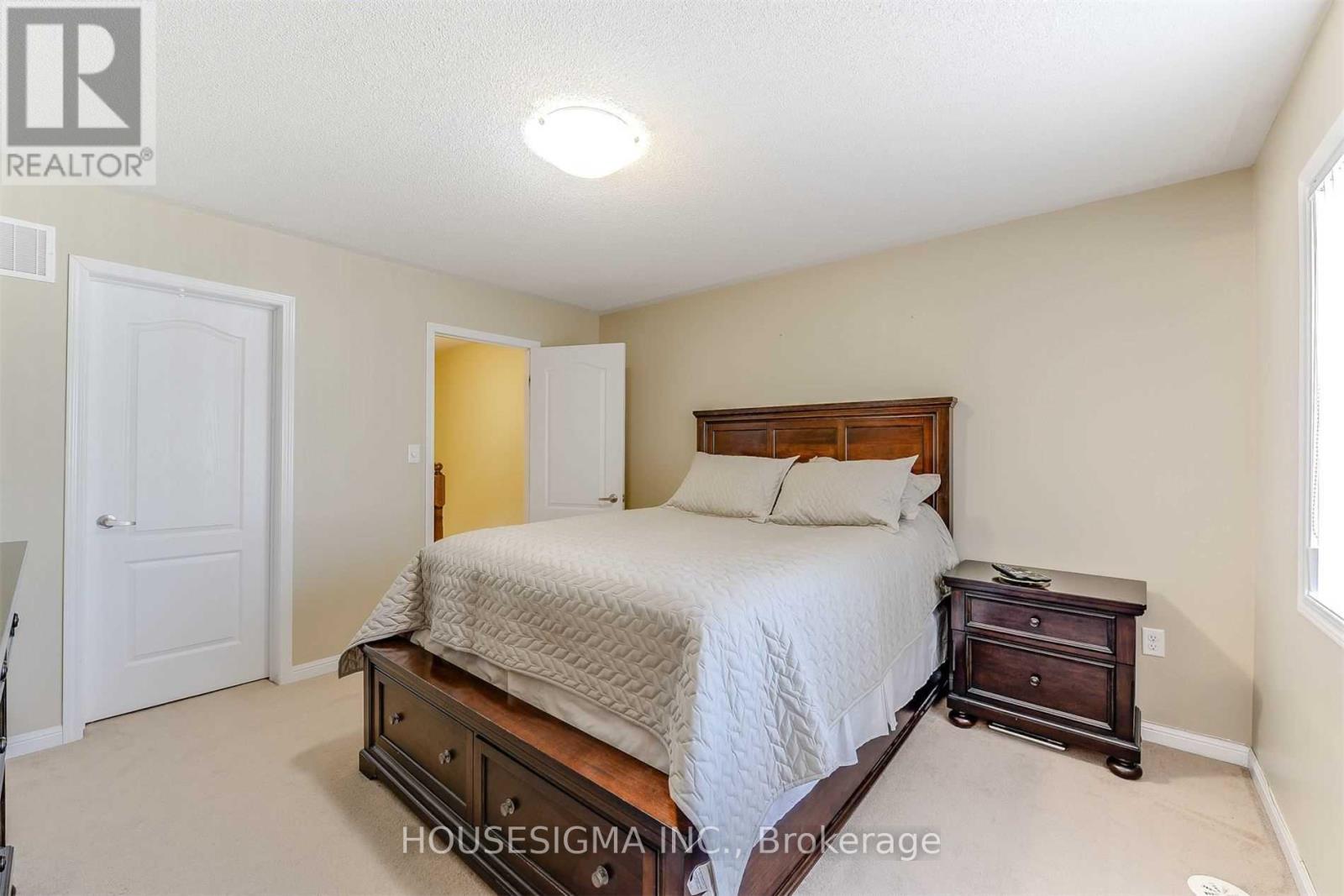 92 Lathbury Street, Brampton, Ontario  L7A 0R8 - Photo 14 - W12987380