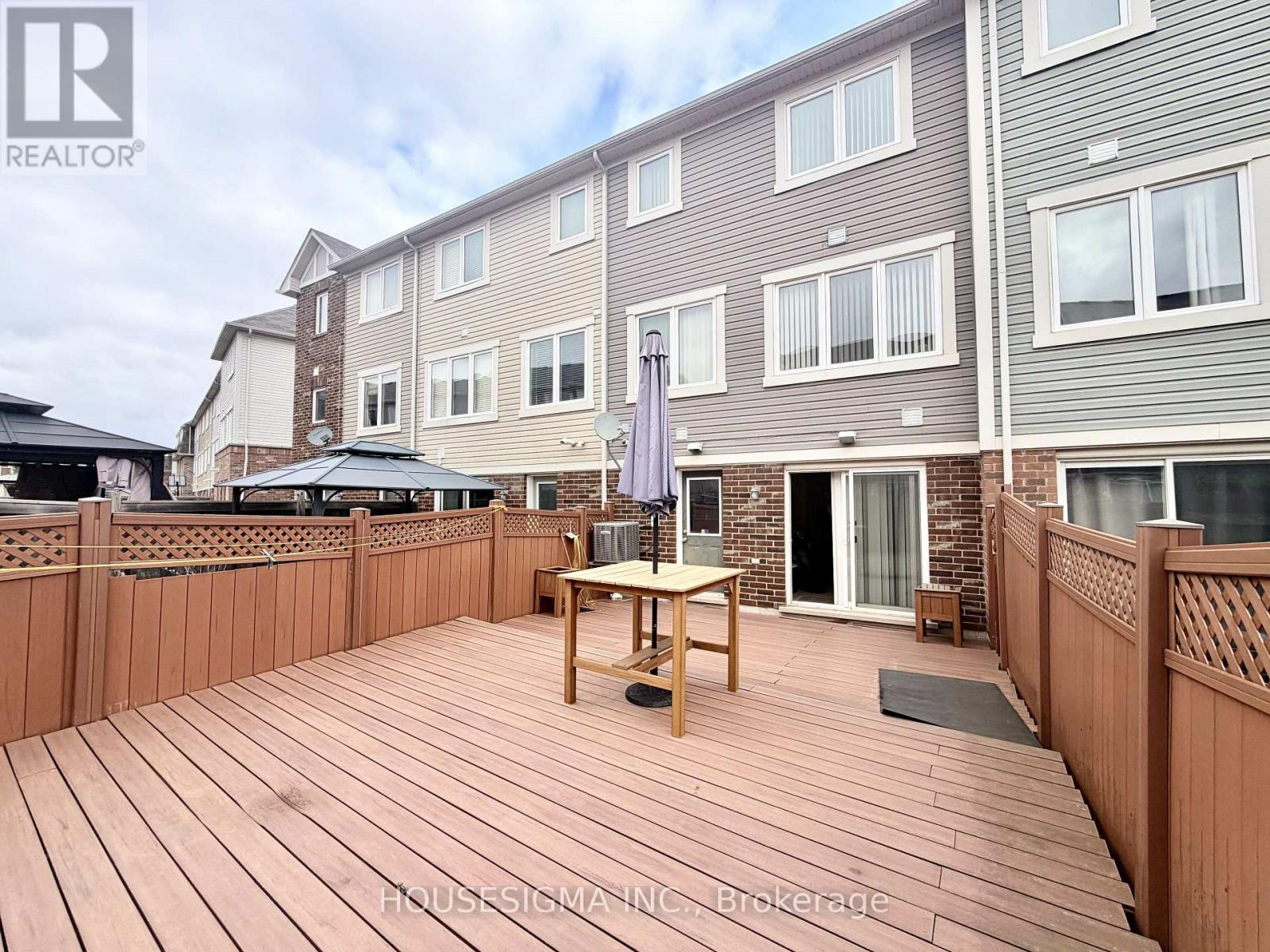 92 Lathbury Street, Brampton, Ontario  L7A 0R8 - Photo 2 - W12987380