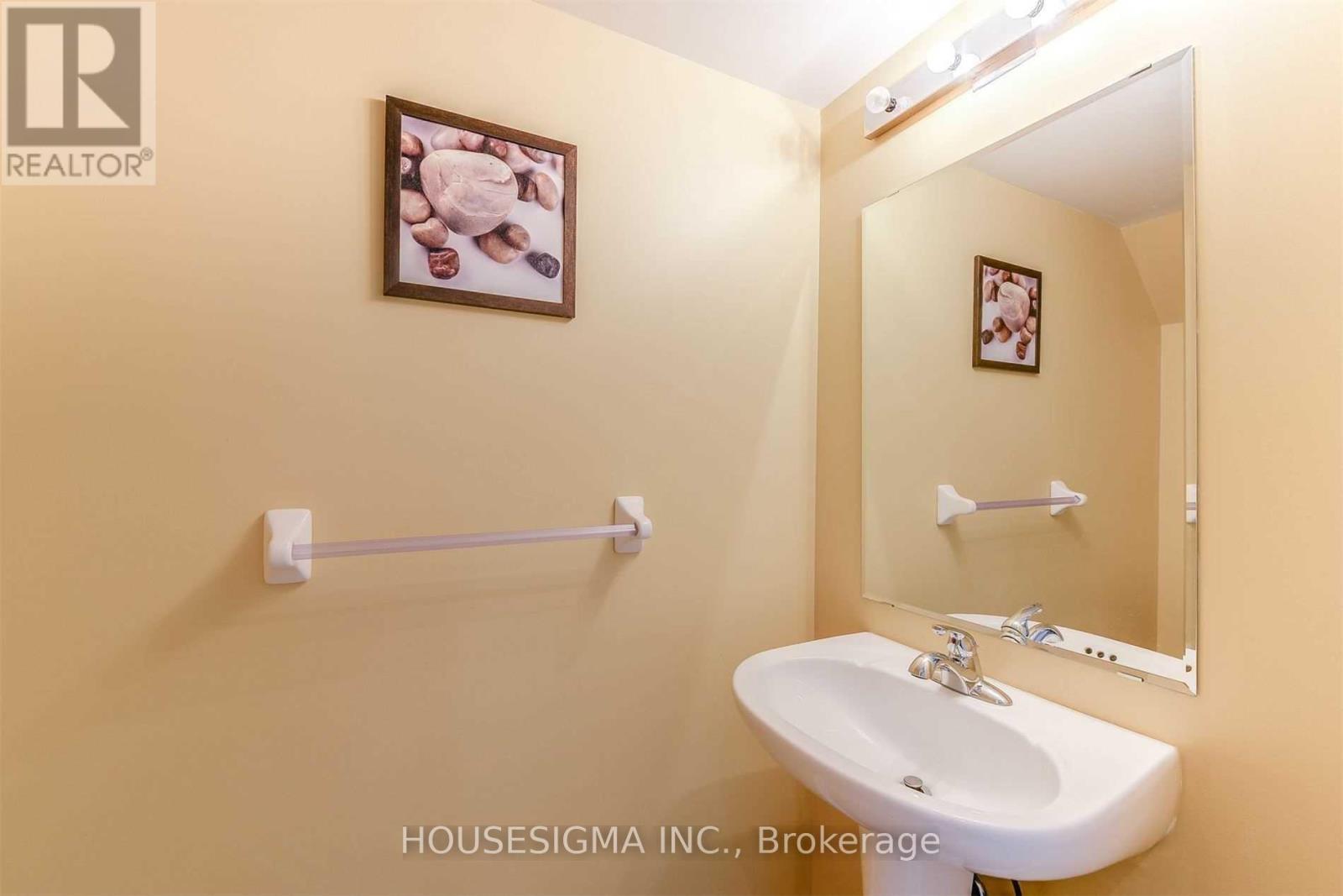 92 Lathbury Street, Brampton, Ontario  L7A 0R8 - Photo 6 - W12987380