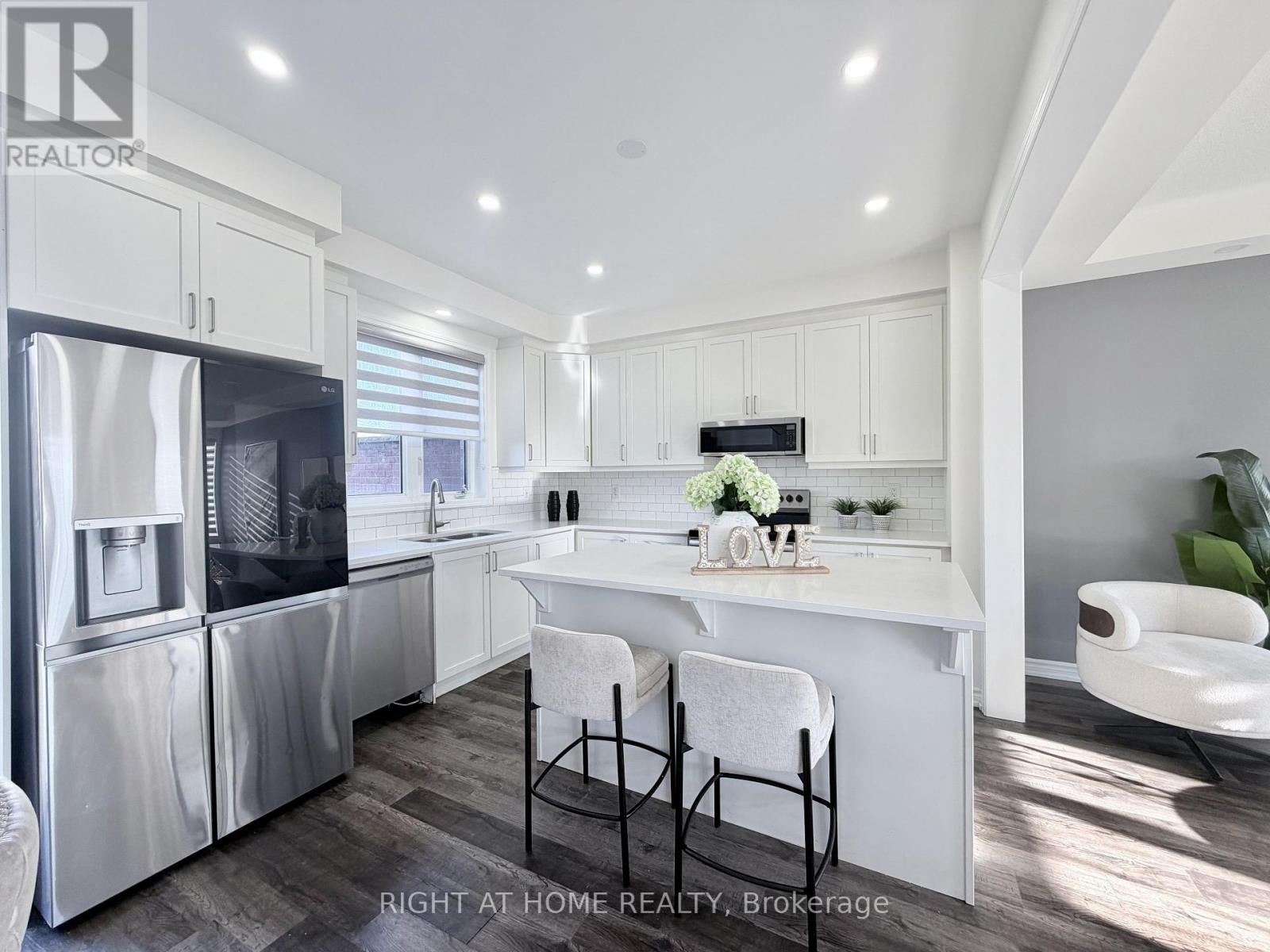 21 - 1222 Rose Way, Milton, Ontario  L9E 1P2 - Photo 7 - W12987392