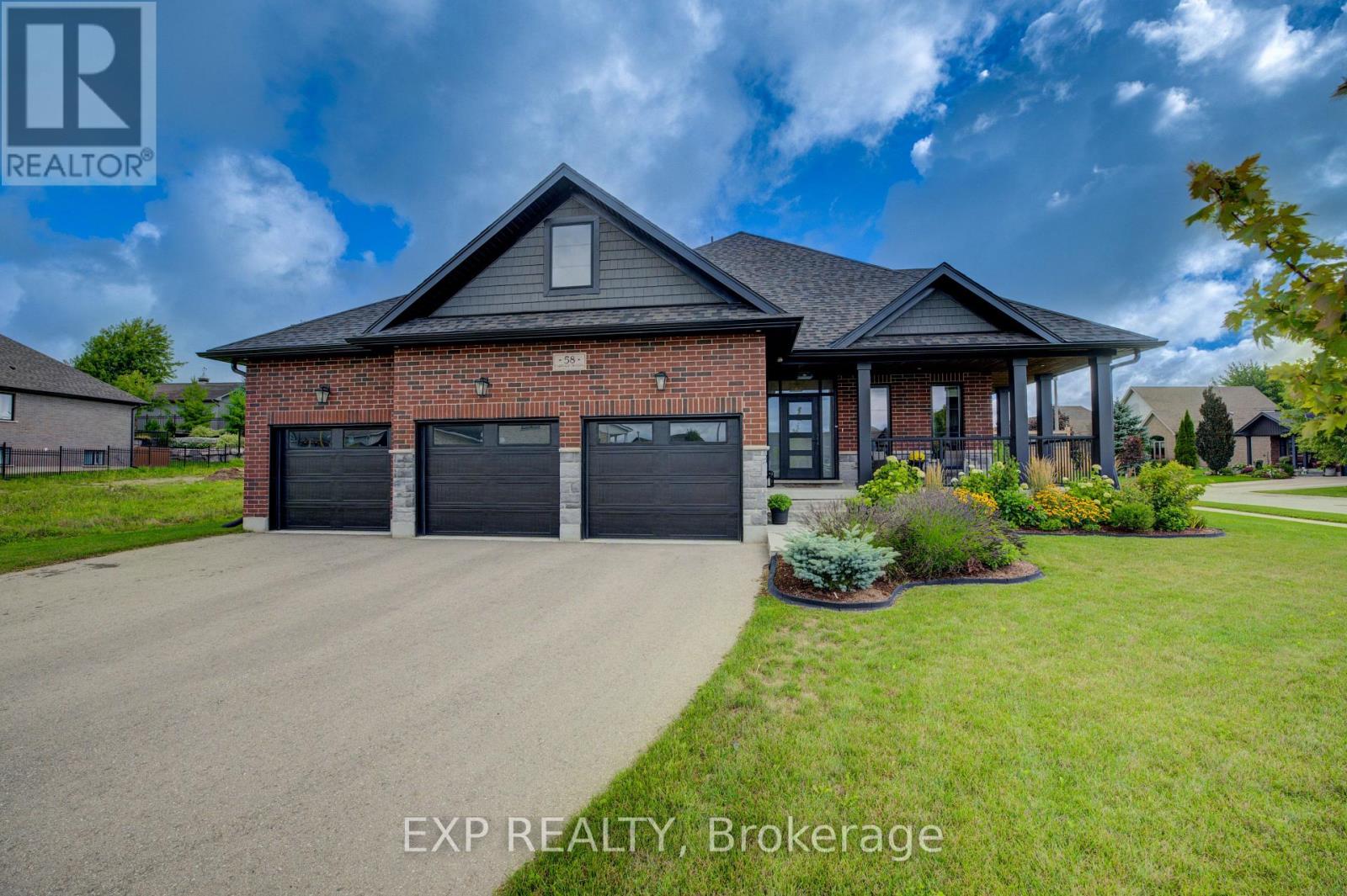 58 CARRIAGE CROSSING, Mapleton, Ontario