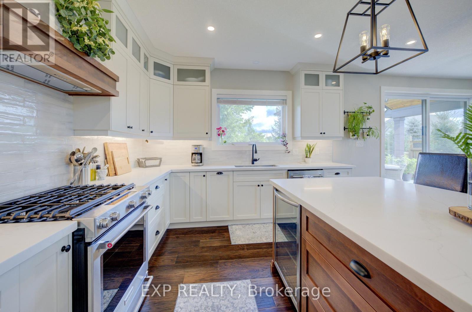 58 Carriage Crossing, Mapleton, Ontario  N0G 1P0 - Photo 20 - X12987340