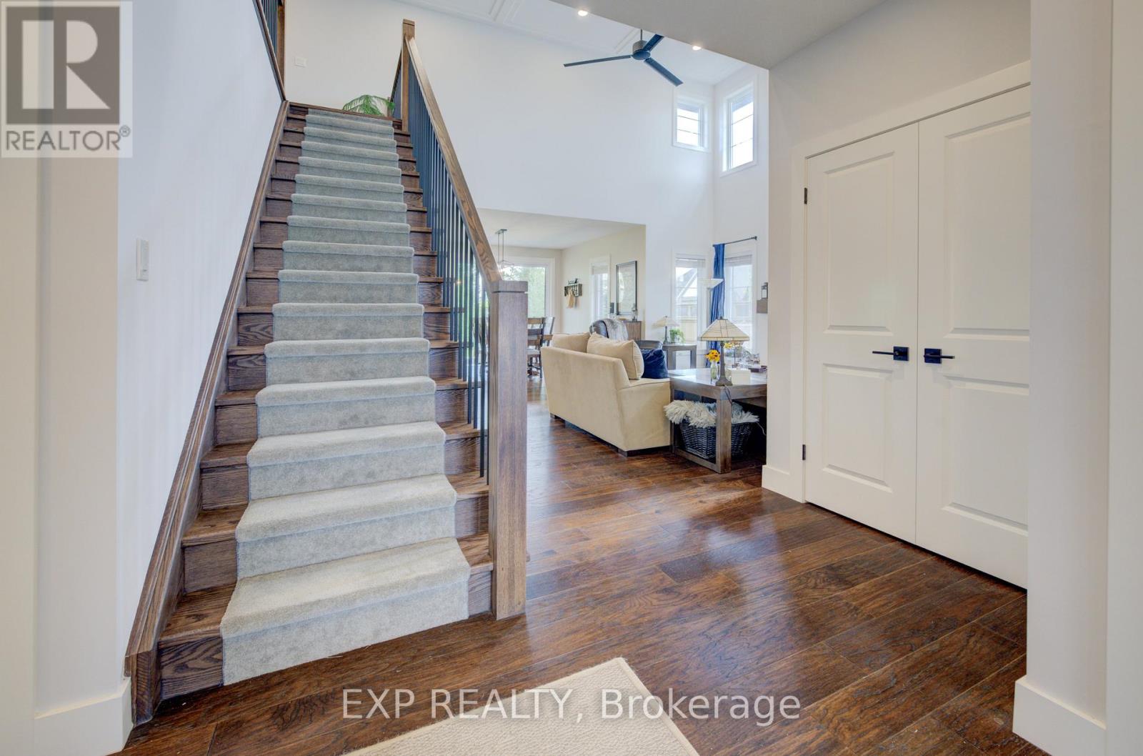 58 Carriage Crossing, Mapleton, Ontario  N0G 1P0 - Photo 33 - X12987340