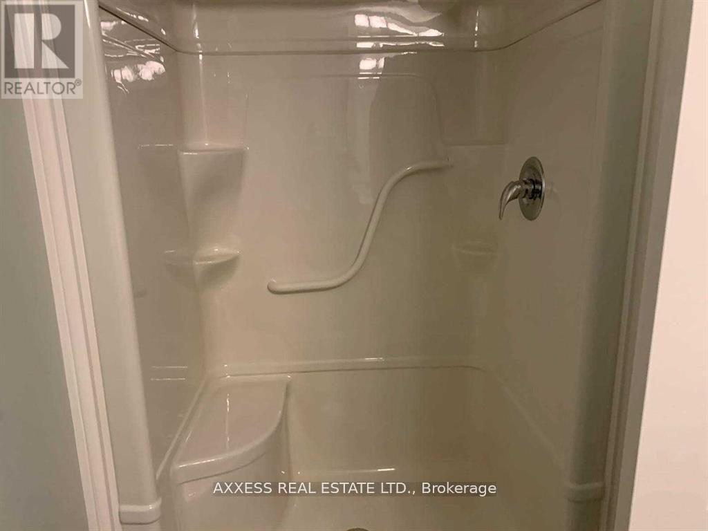 58 Spadara Drive, Hamilton, Ontario  L9B 2K3 - Photo 14 - X12987384