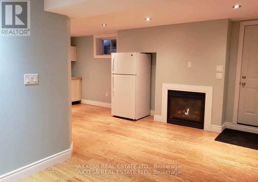 58 Spadara Drive, Hamilton, Ontario  L9B 2K3 - Photo 4 - X12987384