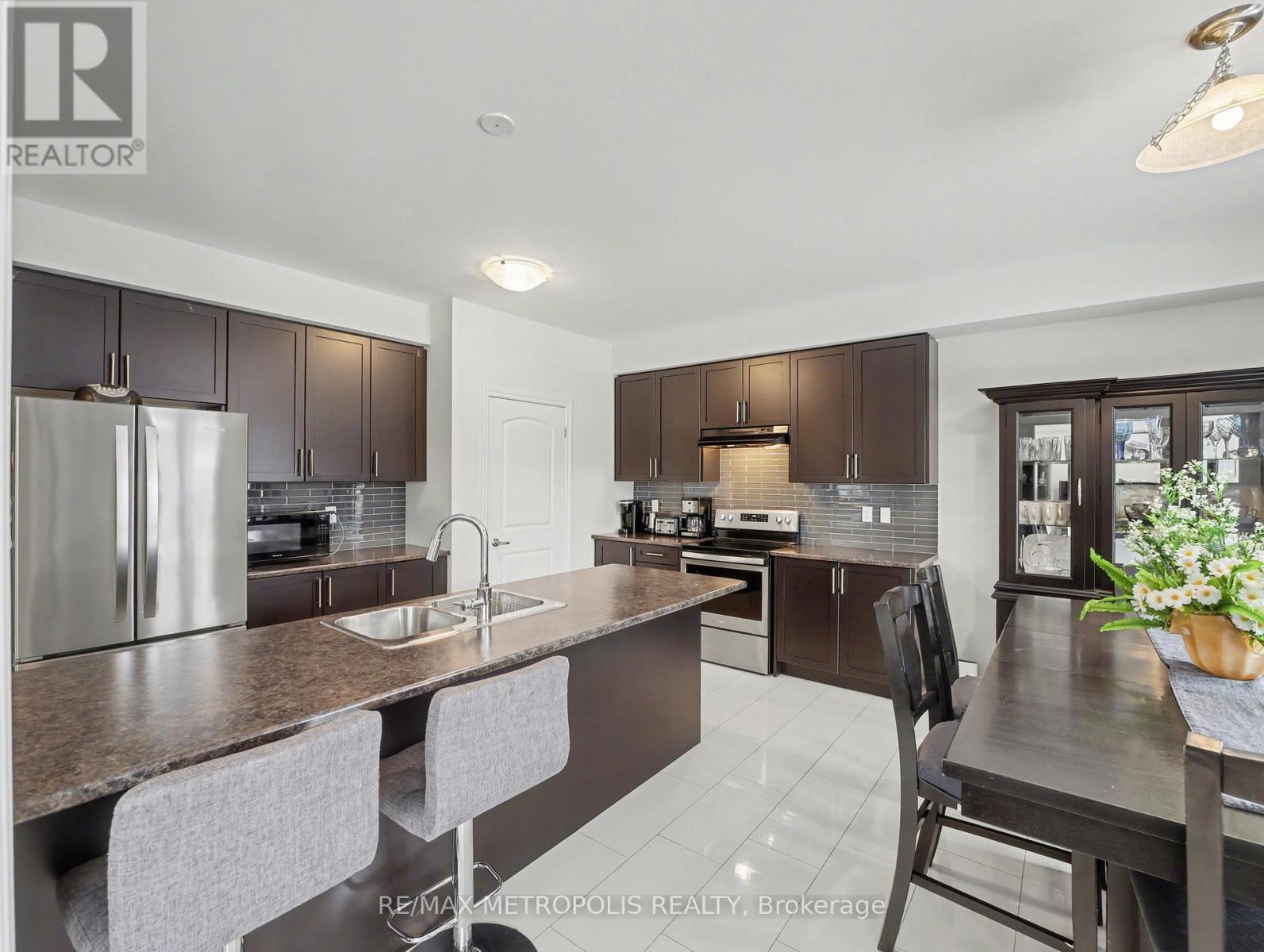 9 Frontier Drive, Thorold, Ontario  L2V 0K3 - Photo 12 - X12987390