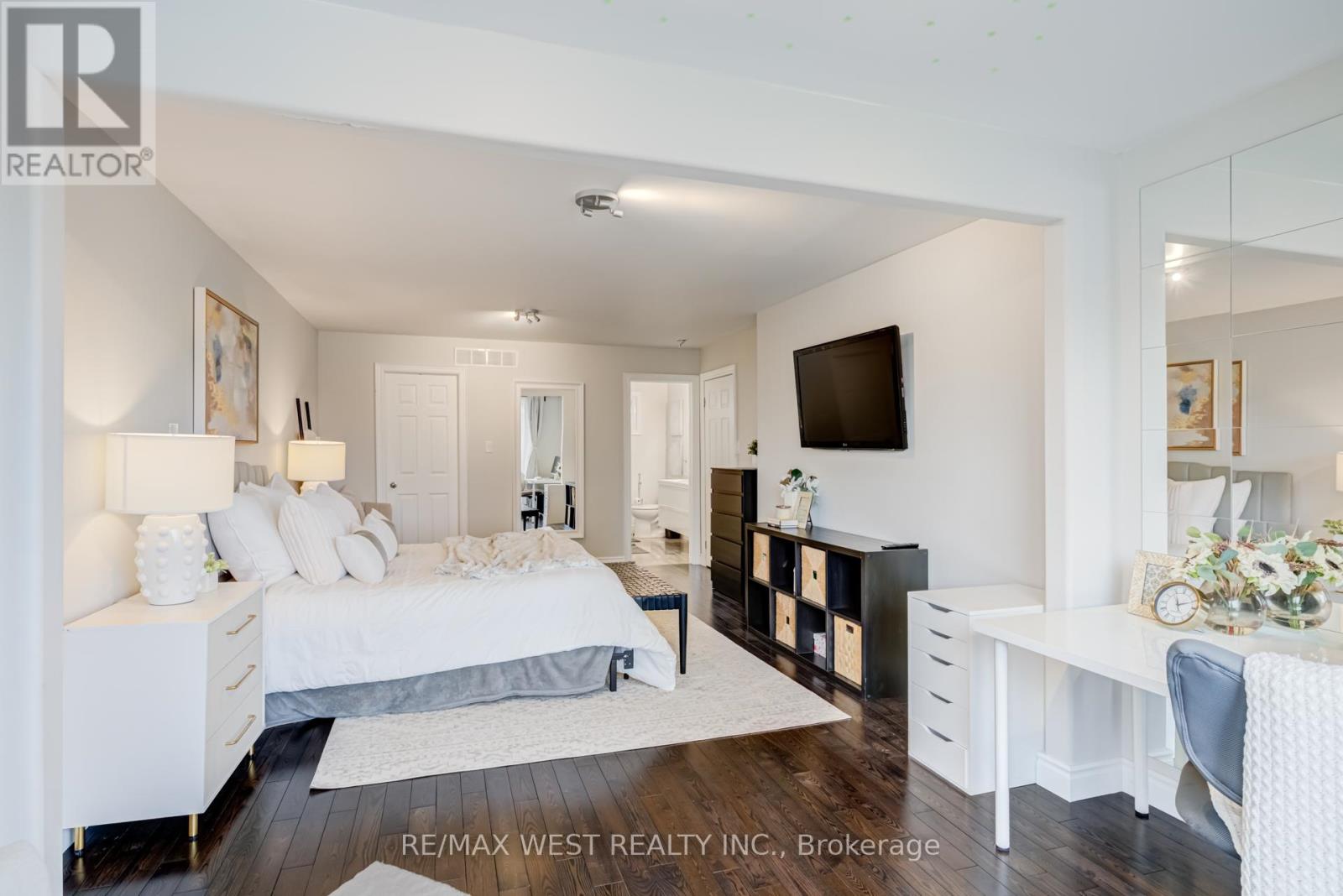 890 Wayne Drive, Newmarket, Ontario  L3Y 5T7 - Photo 30 - N12985360