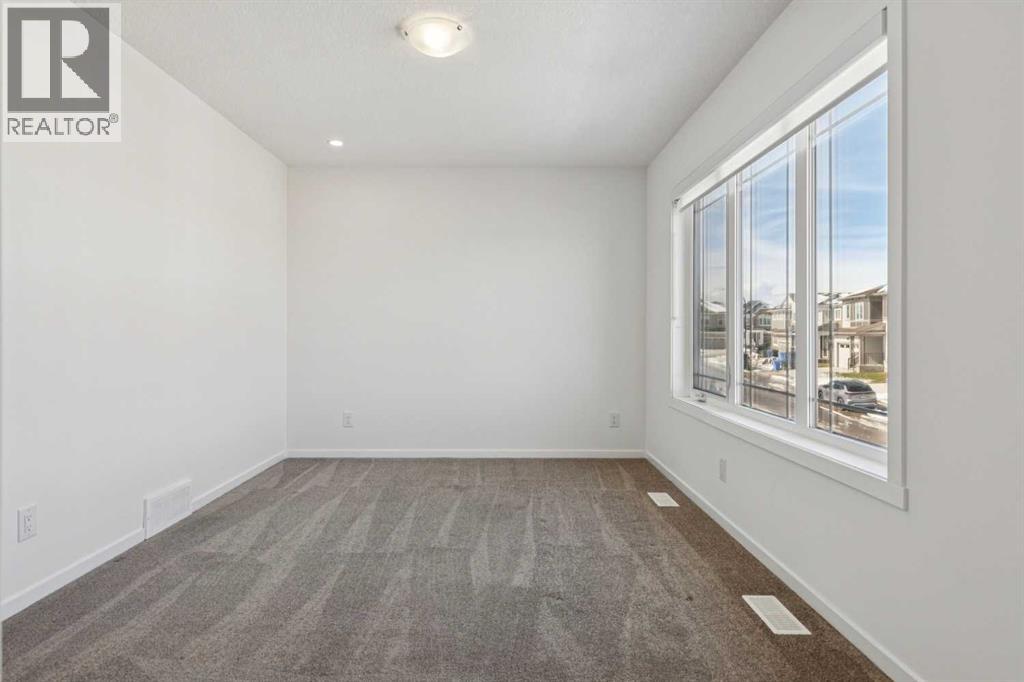 25 Yorkstone Row Sw, Calgary, Alberta  T2X 5H4 - Photo 17 - A2296058