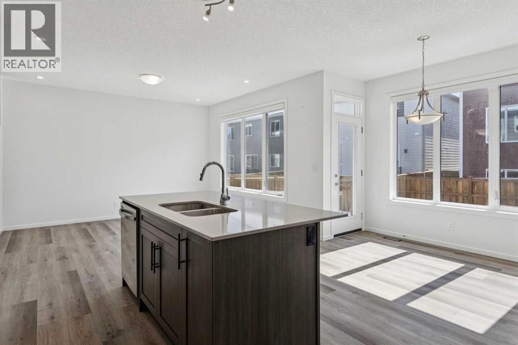 25 Yorkstone Row Sw, Calgary, Alberta  T2X 5H4 - Photo 13 - A2296058