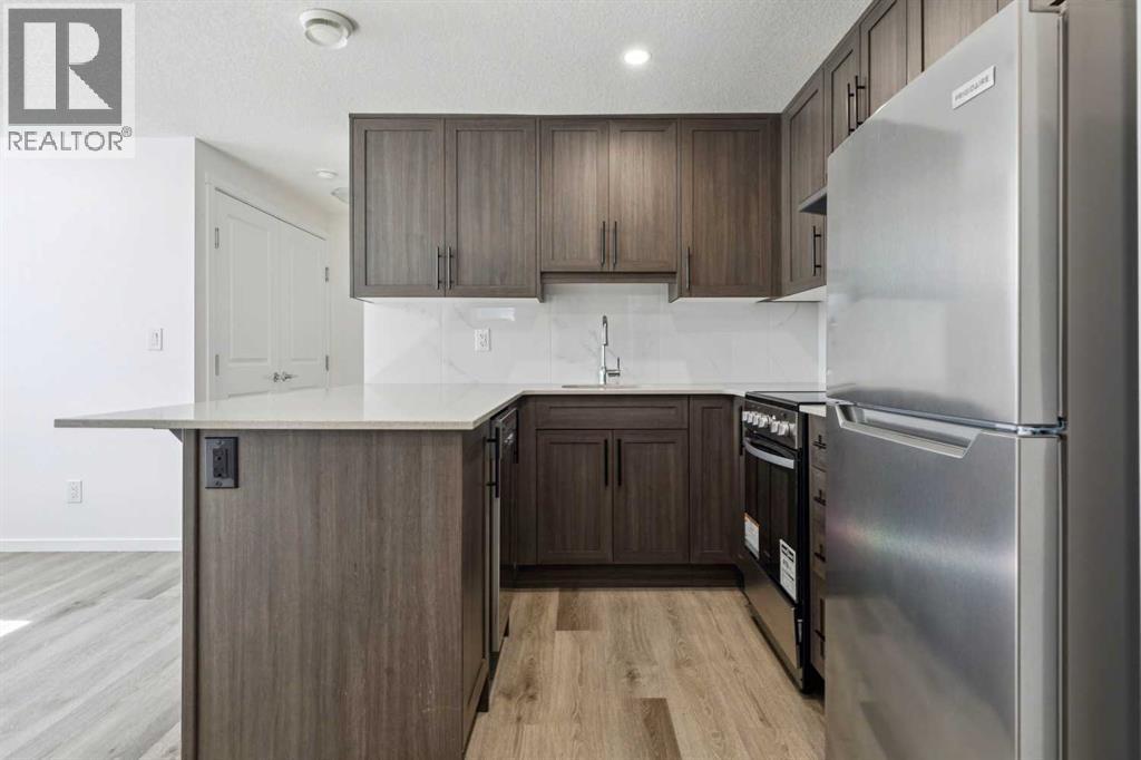 25 Yorkstone Row Sw, Calgary, Alberta  T2X 5H4 - Photo 29 - A2296058