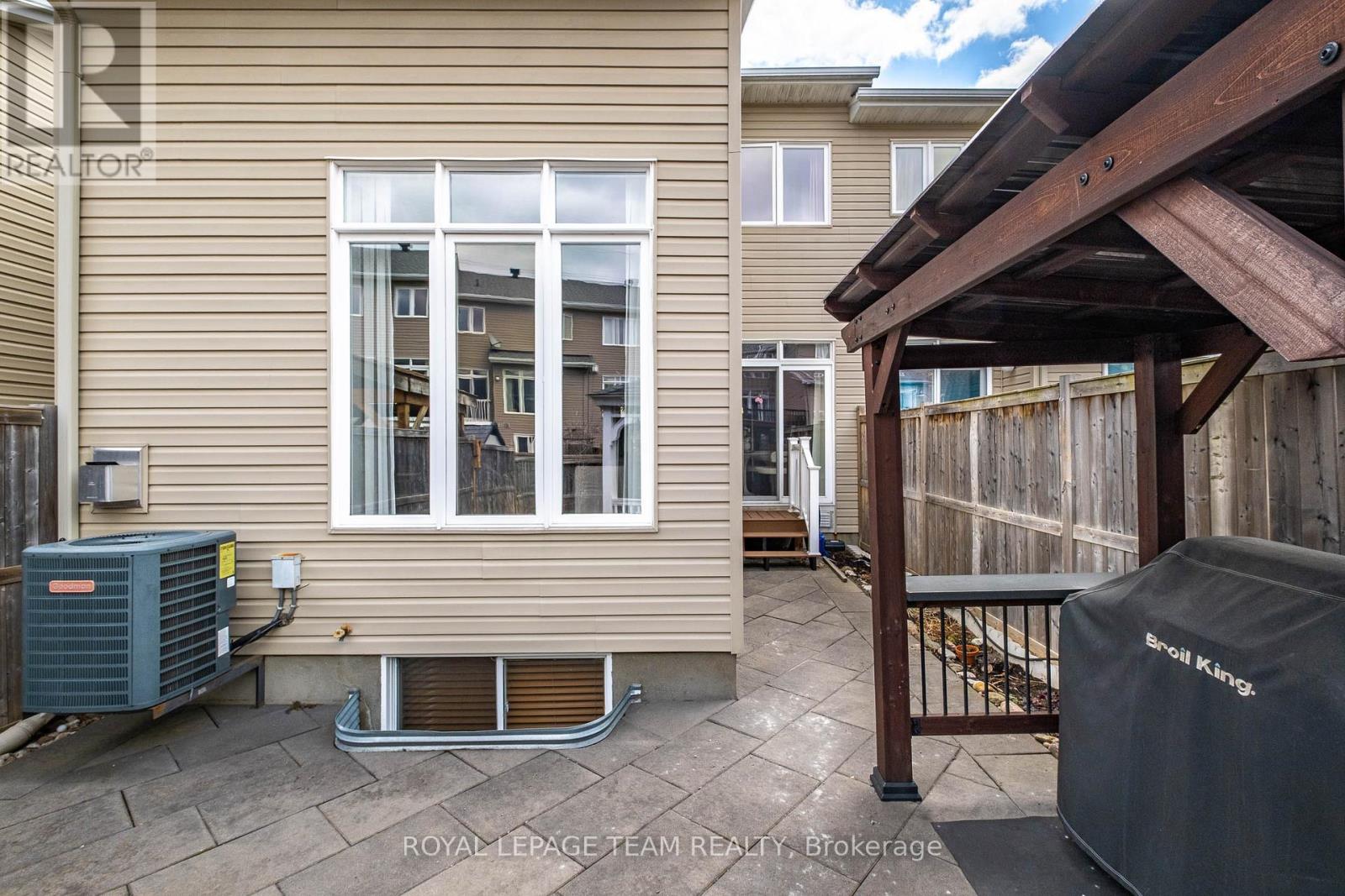 319 Kingbrook Drive, Ottawa, Ontario  K2M 0G1 - Photo 32 - X12985598