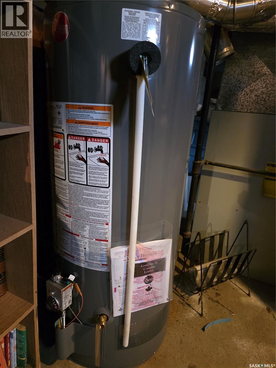 604 3rd Avenue, Swift Current, Saskatchewan  S9H 0S9 - Photo 15 - SK032653