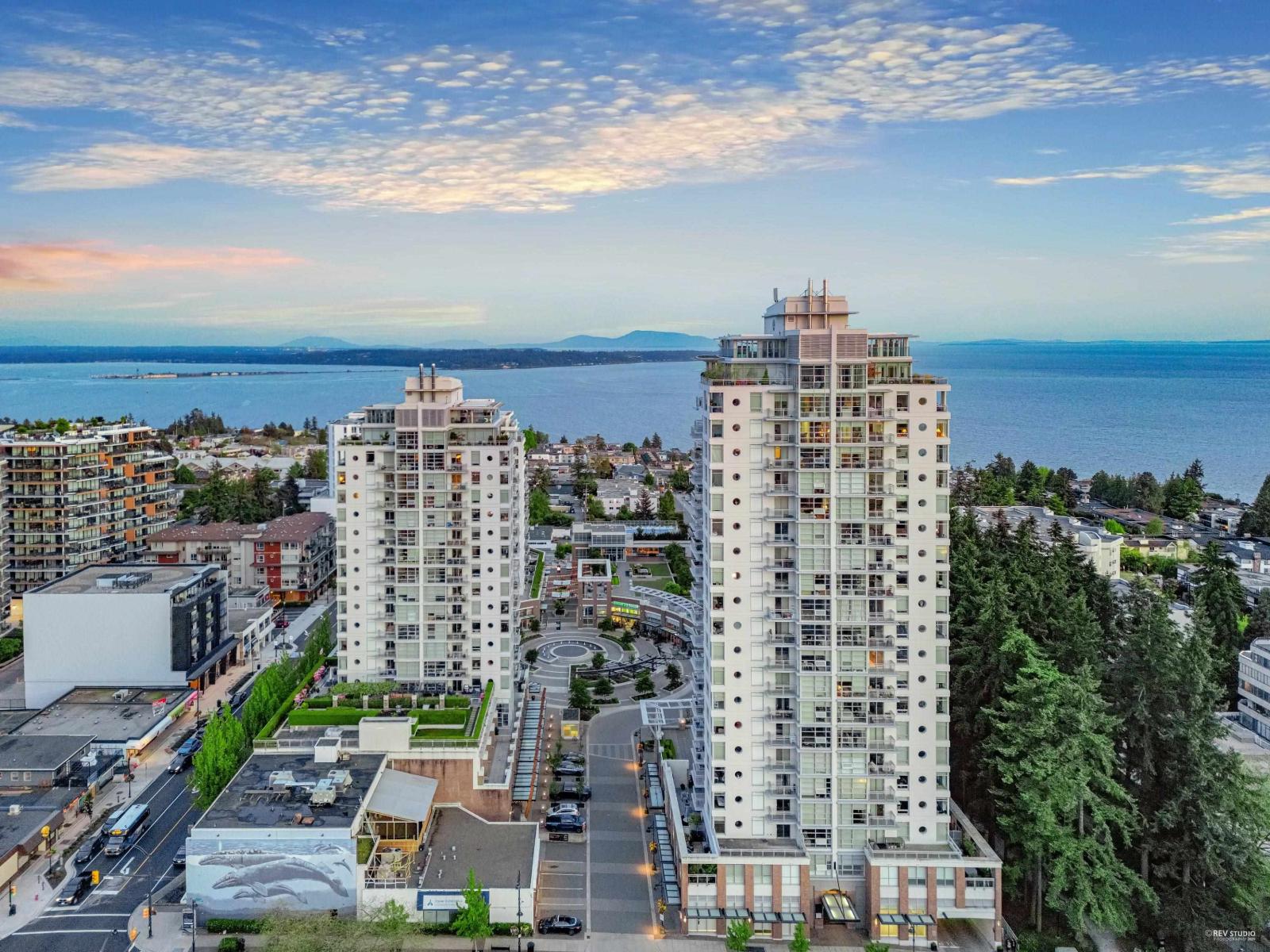 1904 15152 Russell Avenue, White Rock, British Columbia  V4B 0A3 - Photo 2 - R3109445